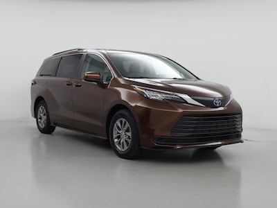 2023 Toyota Sienna Hybrid LE