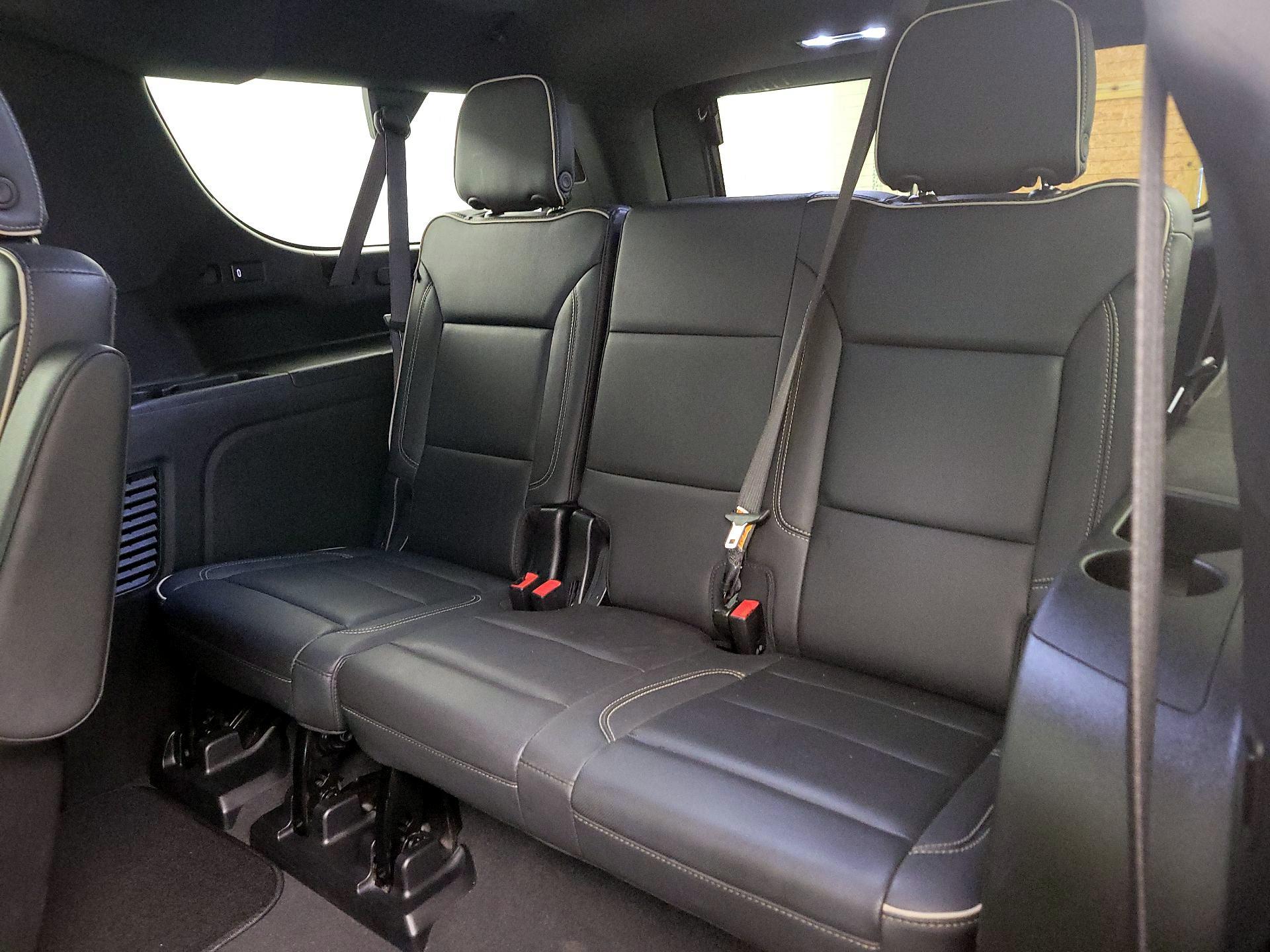 Thumbnail: 2023 Chevrolet Suburban - 20