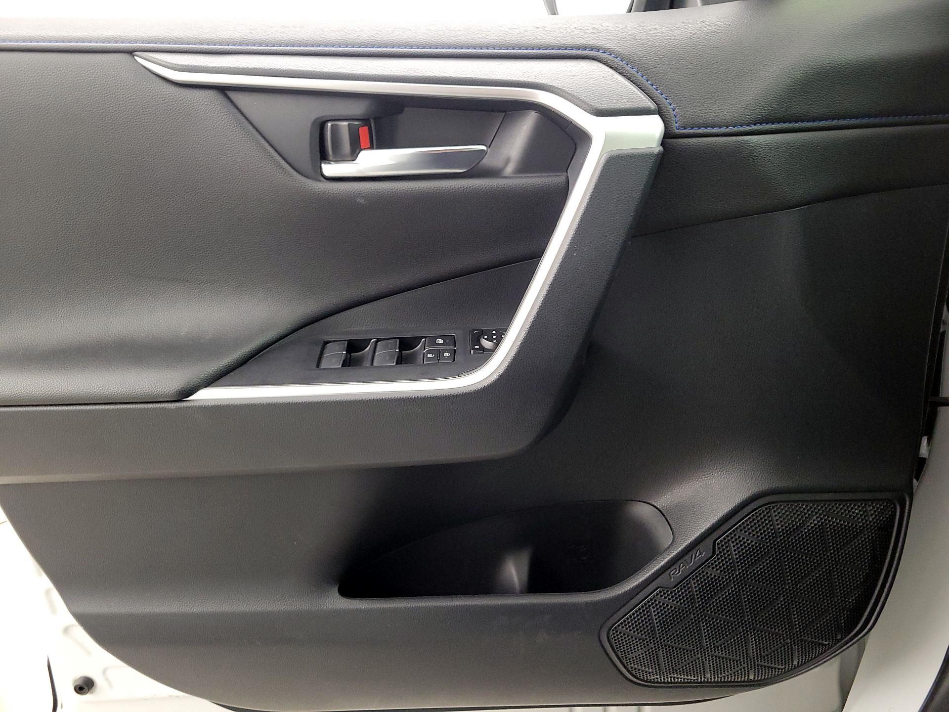 Thumbnail: 2023 Toyota RAV4 - 12