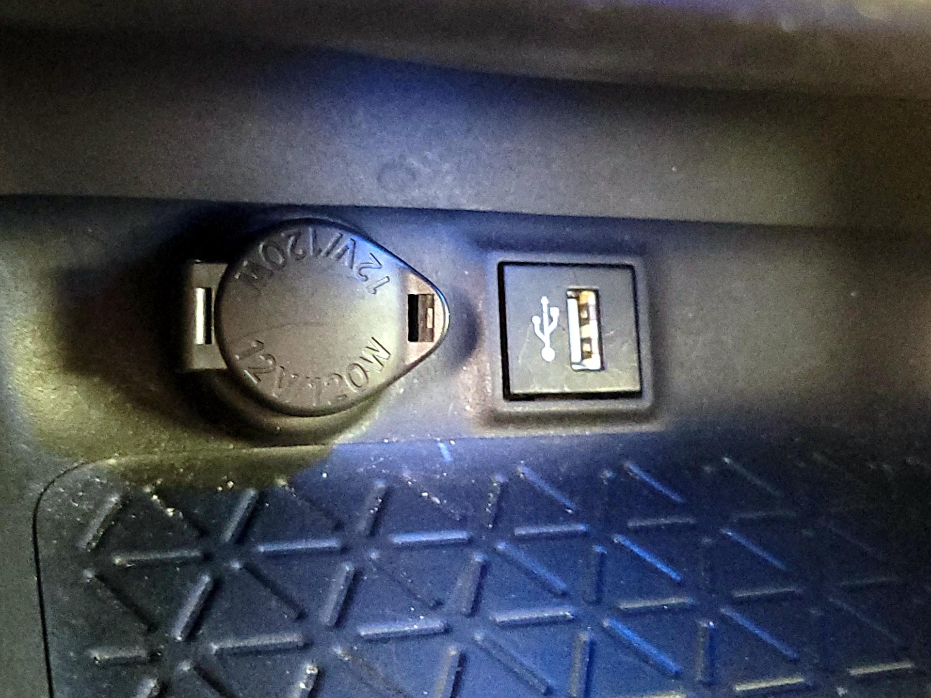 Thumbnail: 2023 Toyota RAV4 - 18