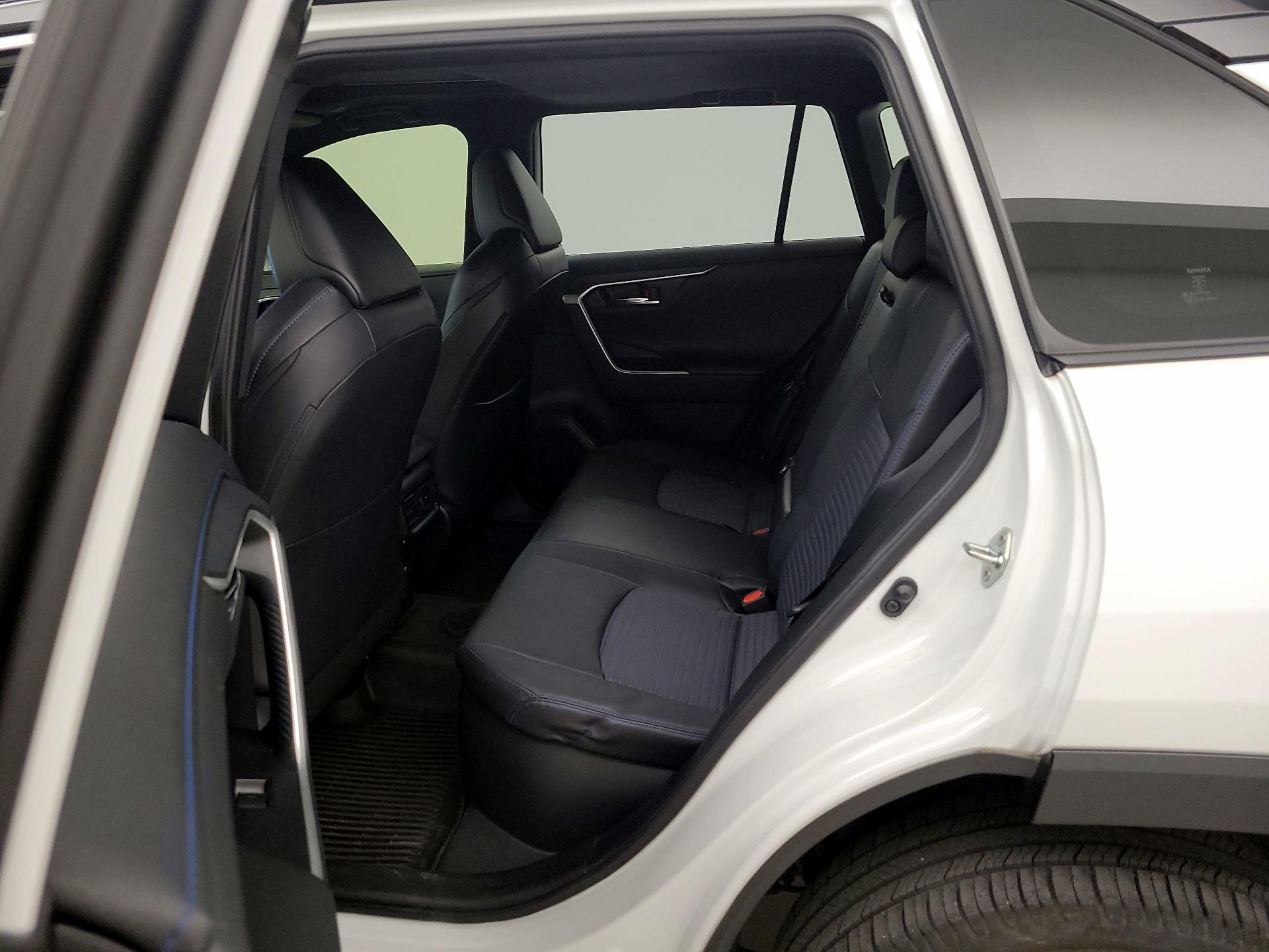 Thumbnail: 2023 Toyota RAV4 - 20