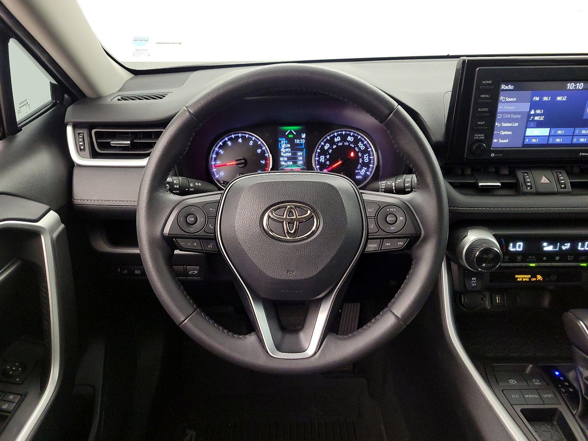 Thumbnail: 2022 Toyota RAV4 - 10