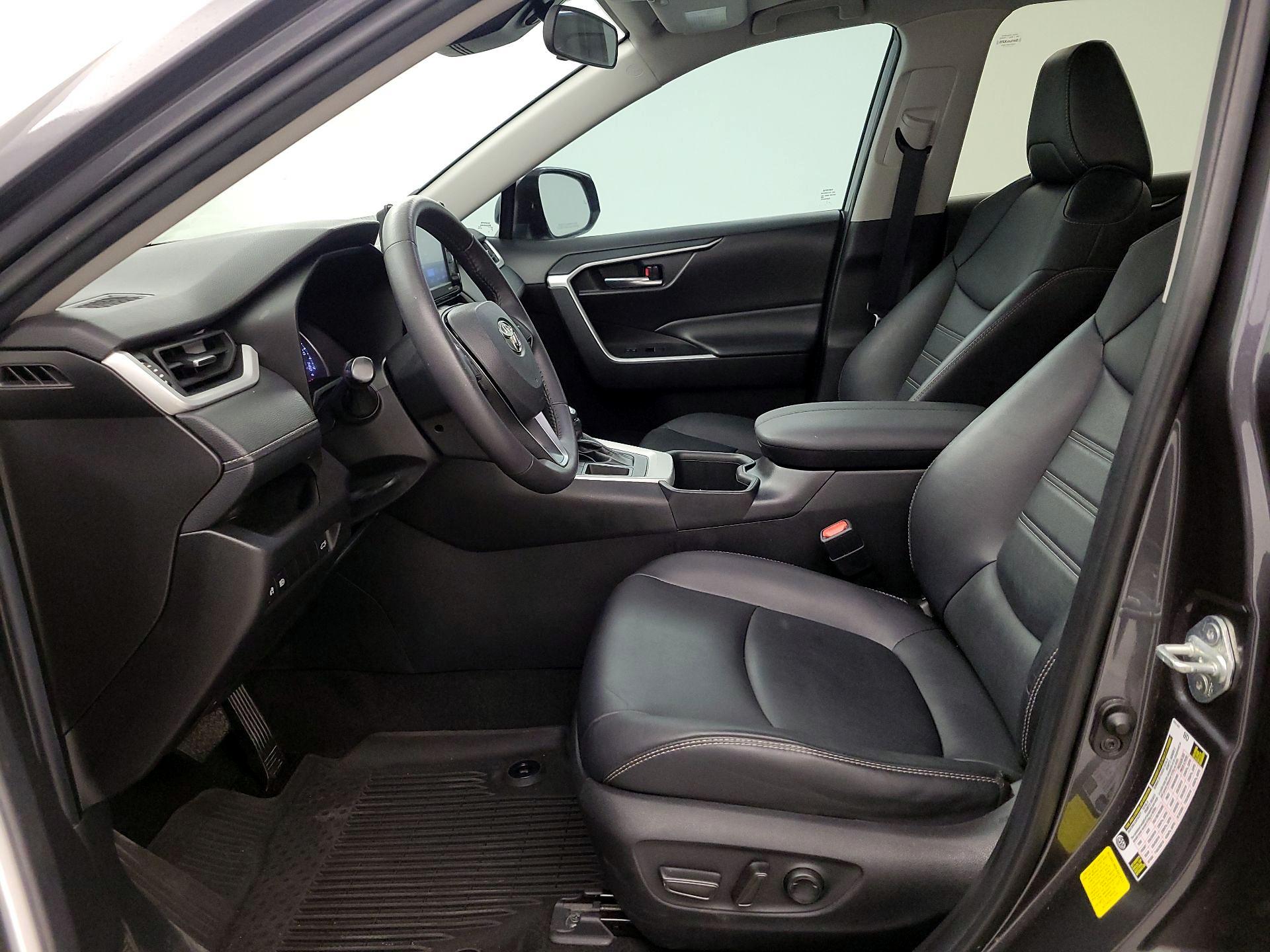 Thumbnail: 2022 Toyota RAV4 - 11