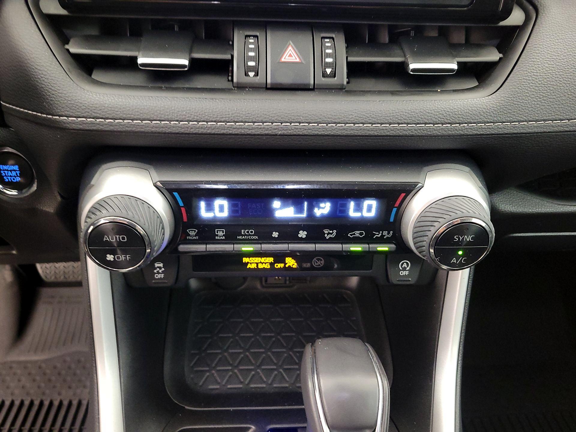 Thumbnail: 2022 Toyota RAV4 - 16