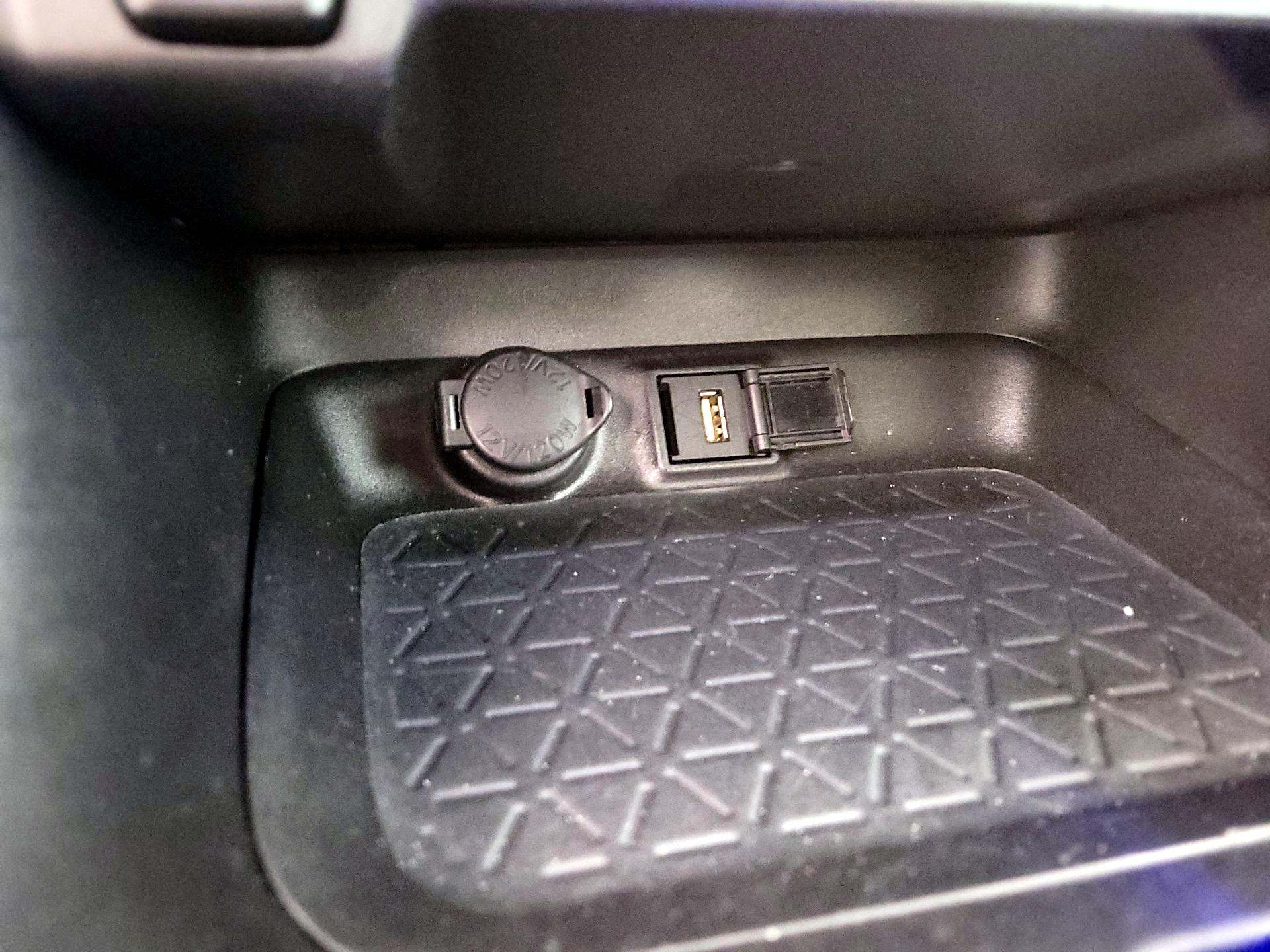 Thumbnail: 2022 Toyota RAV4 - 18