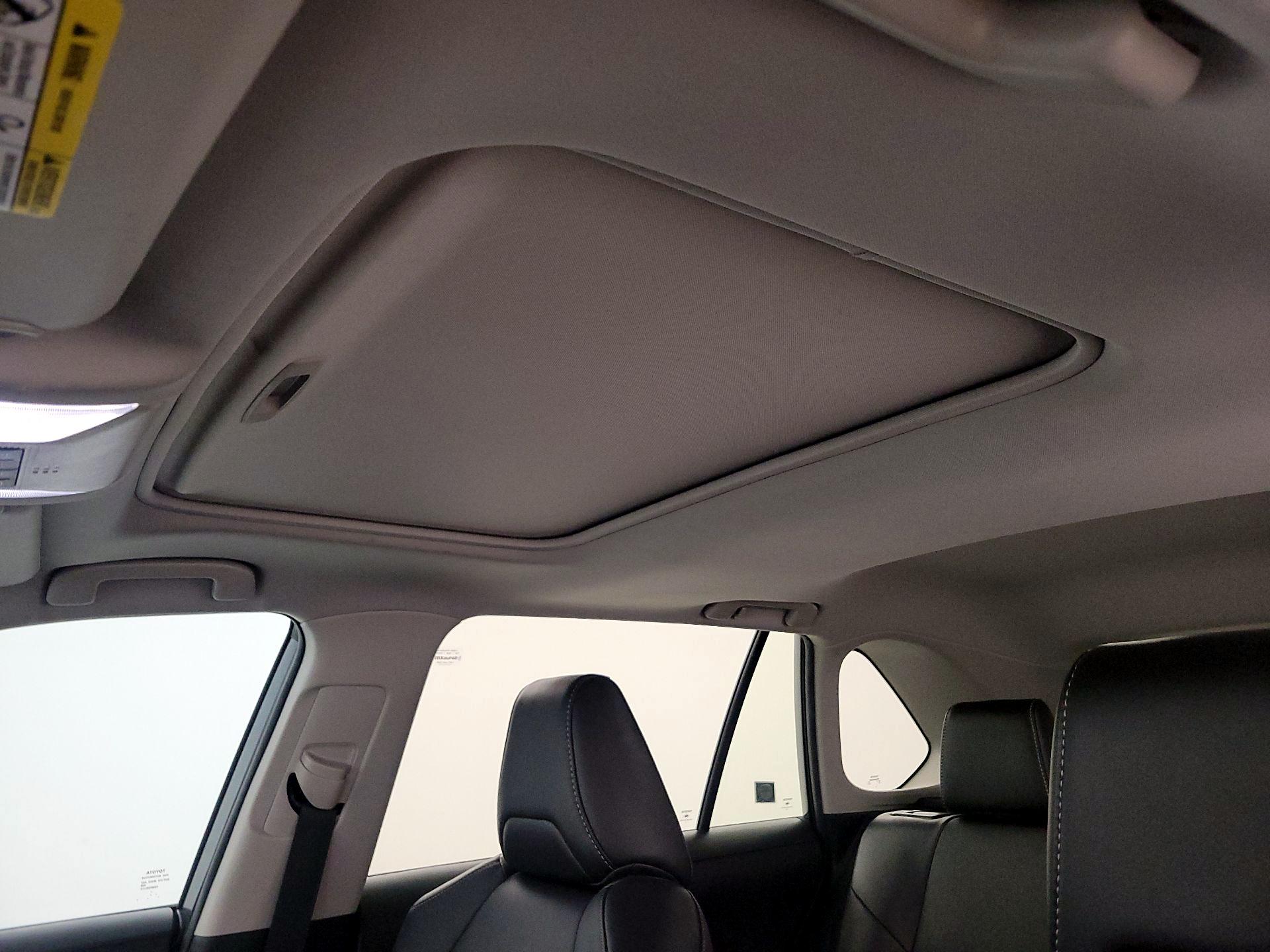 Thumbnail: 2022 Toyota RAV4 - 19