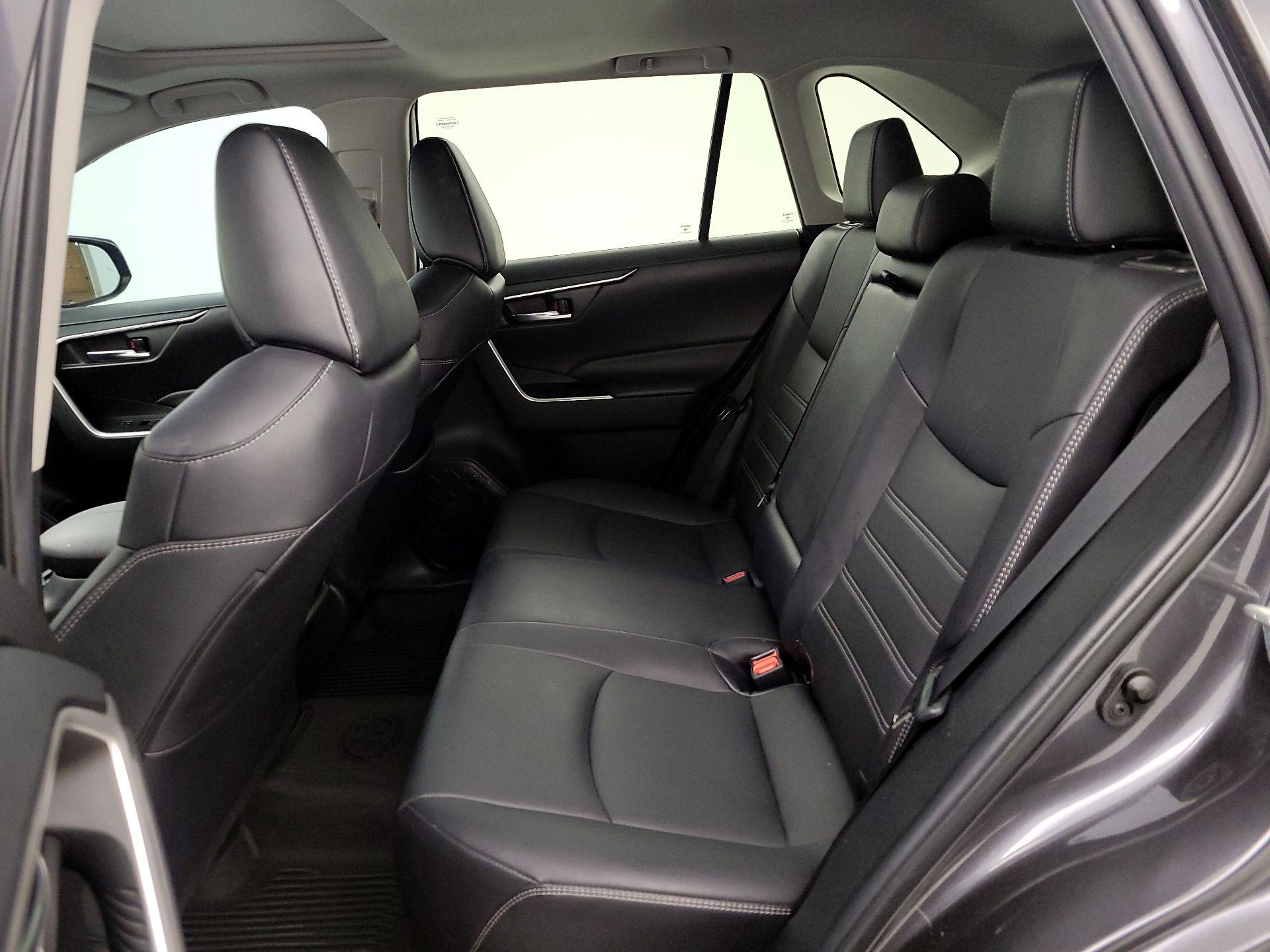 Thumbnail: 2022 Toyota RAV4 - 20