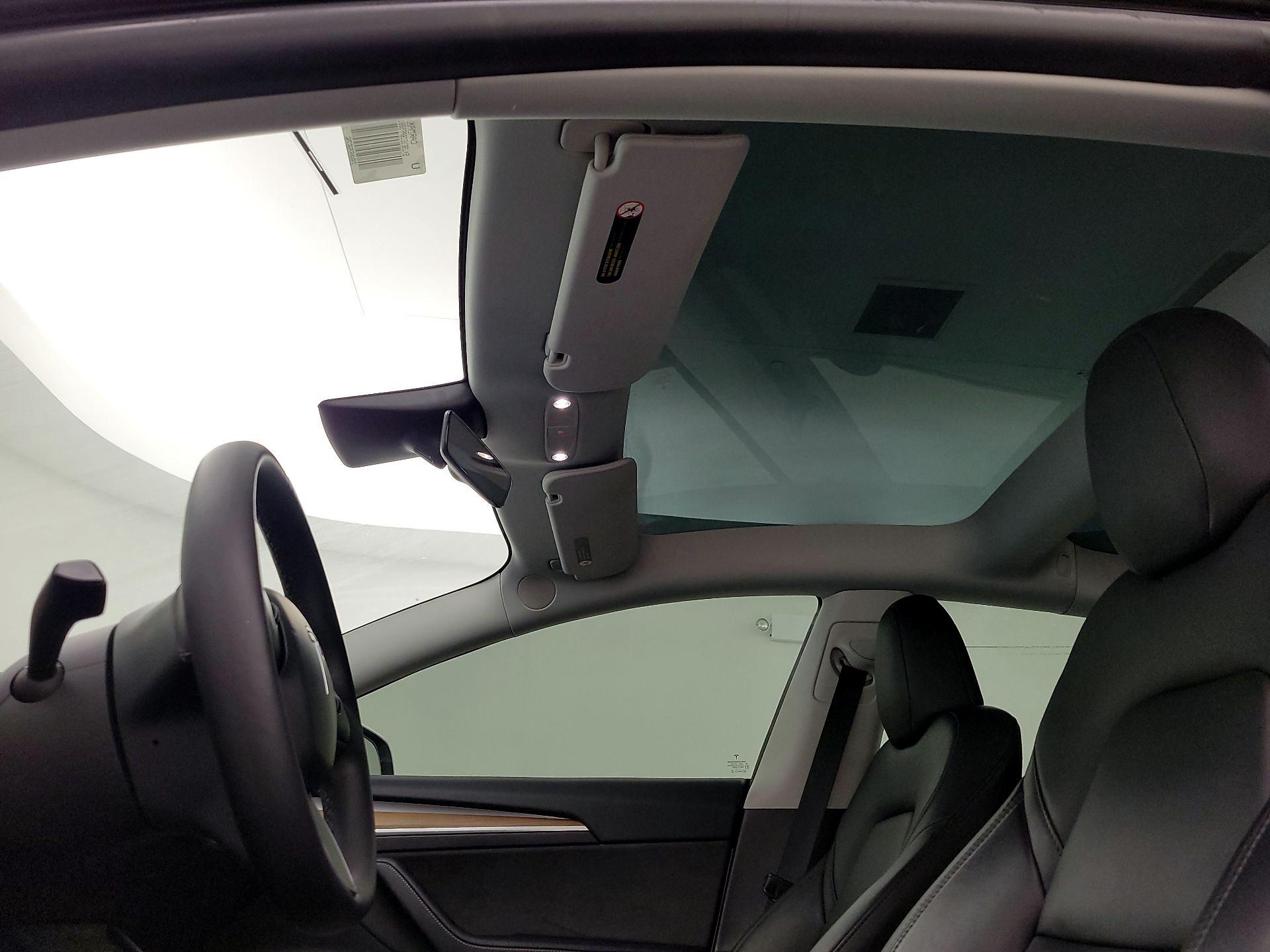 Thumbnail: 2023 Tesla Model 3 - 19