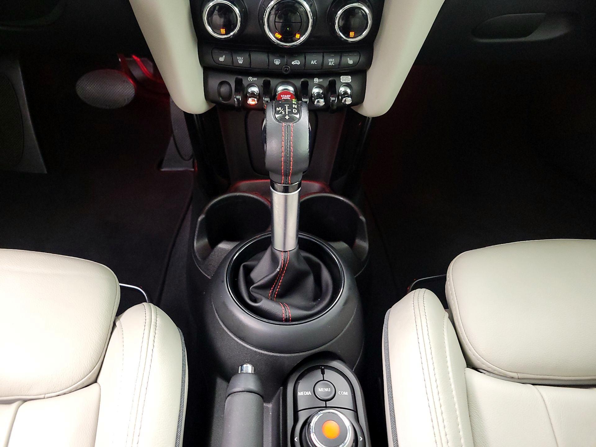 Thumbnail: 2019 MINI Cooper Hardtop - 17