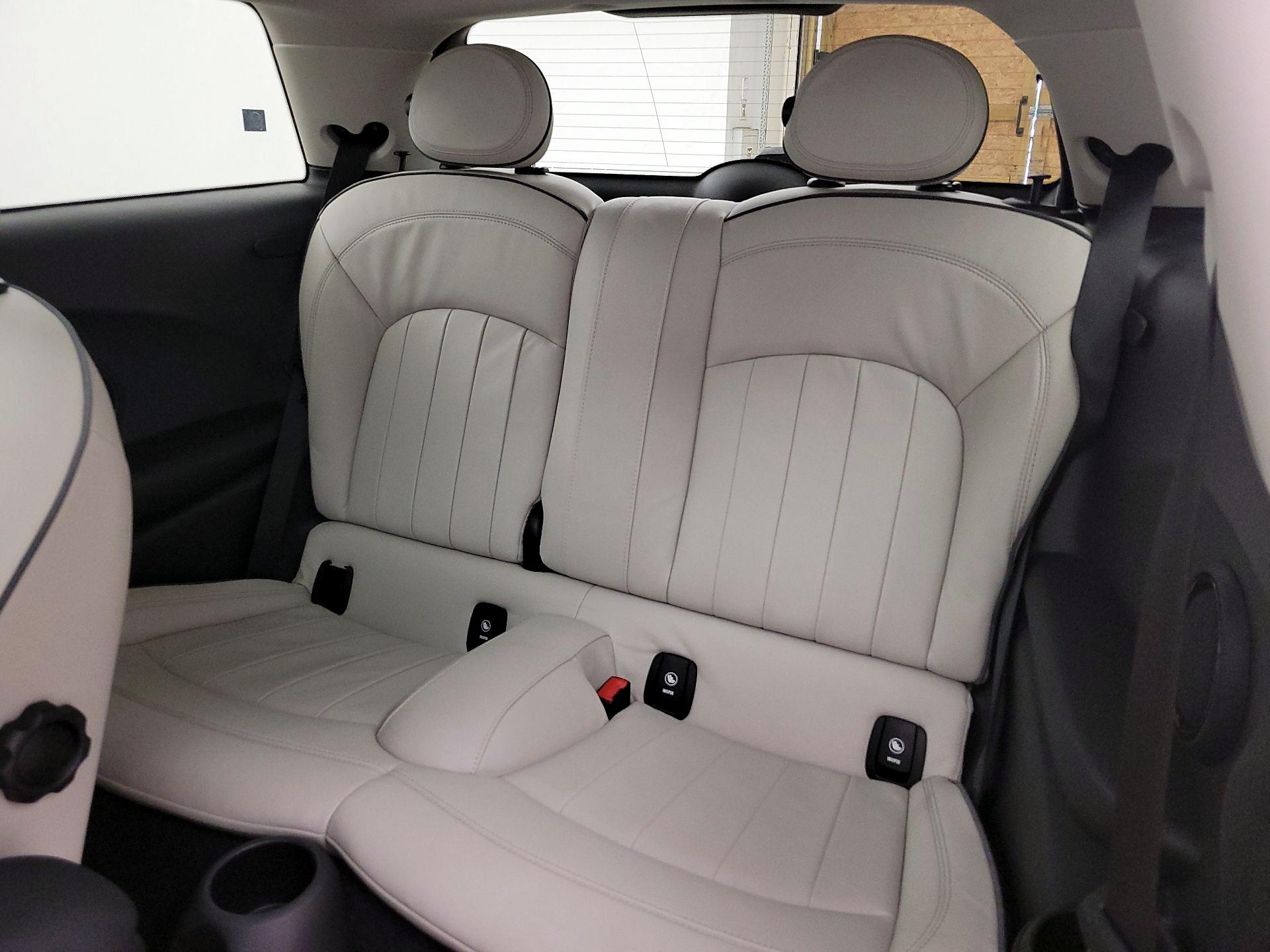 Thumbnail: 2019 MINI Cooper Hardtop - 20