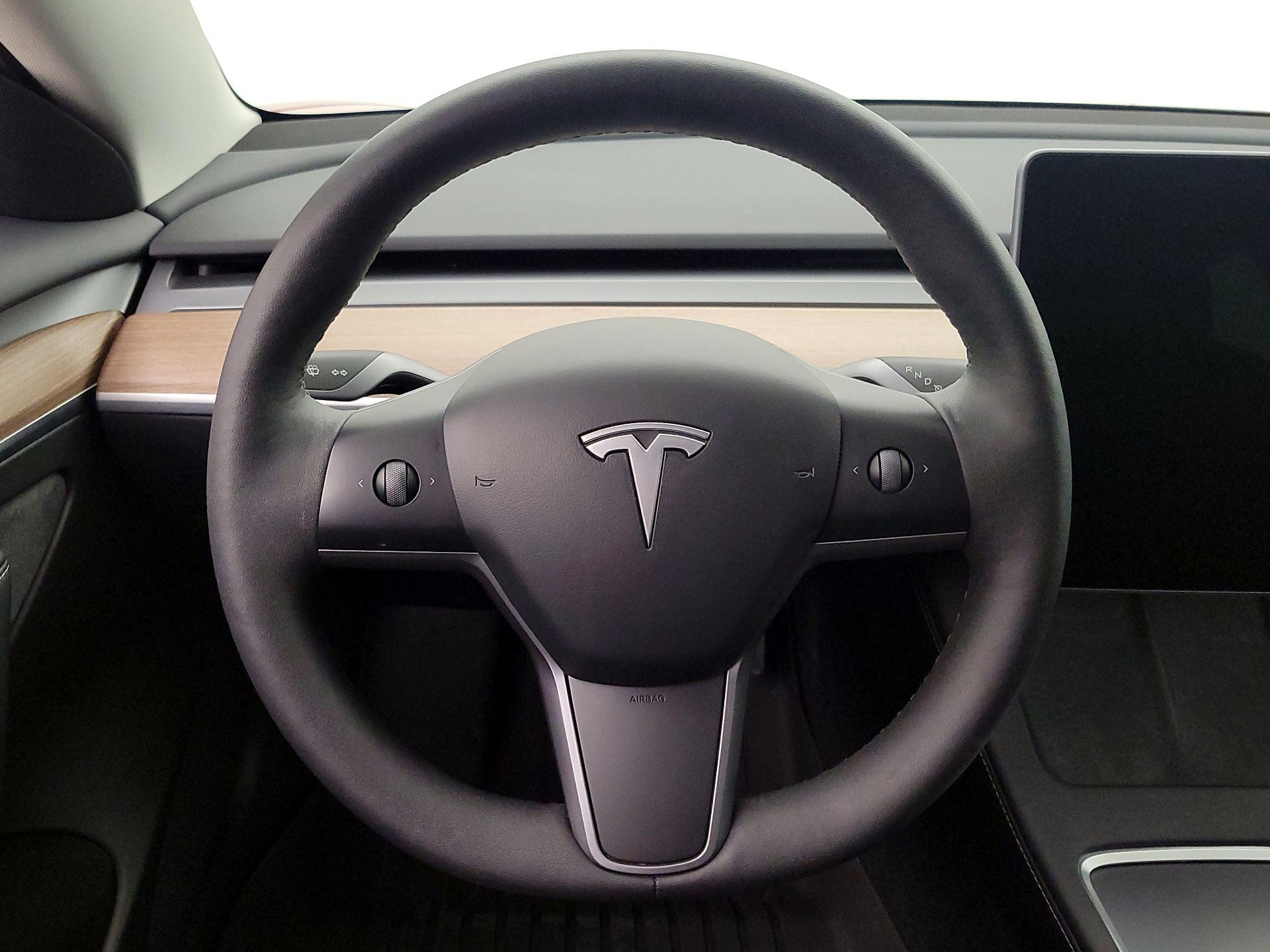 Thumbnail: 2023 Tesla Model 3 - 10