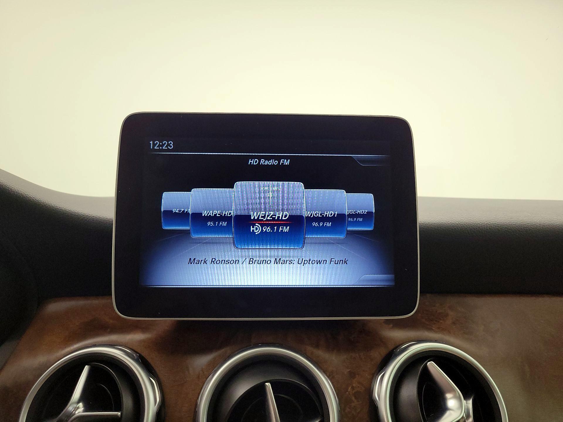 Thumbnail: 2019 Mercedes-Benz GLA - 15