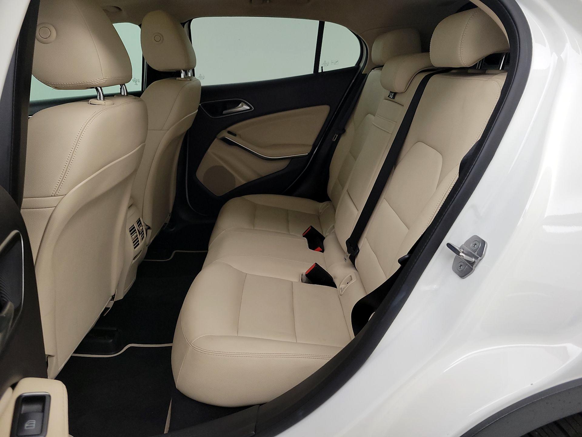 Thumbnail: 2019 Mercedes-Benz GLA - 20