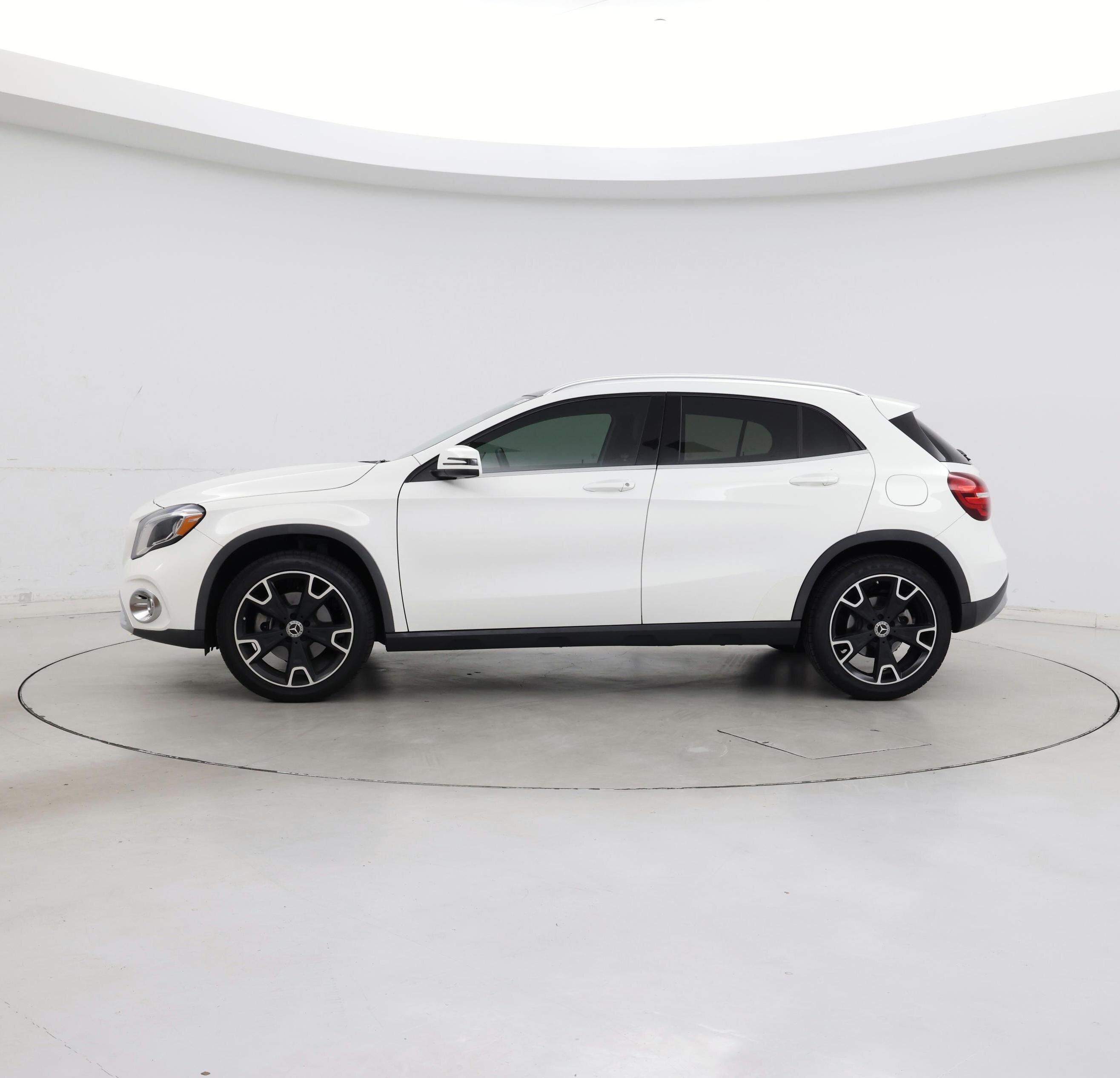 Thumbnail: 2019 Mercedes-Benz GLA - 3