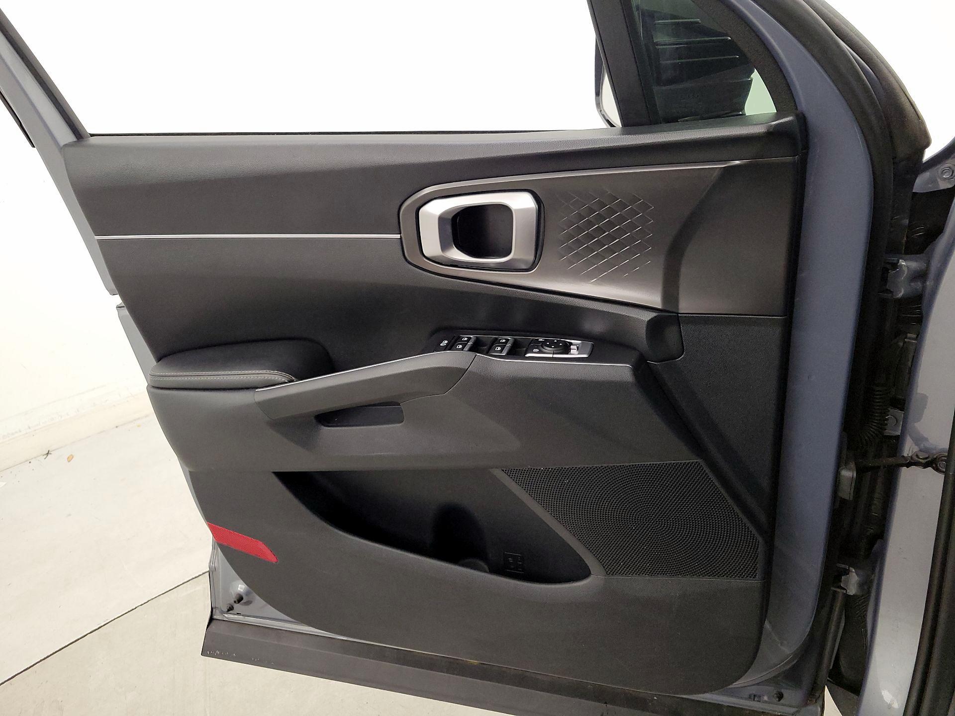 Thumbnail: 2022 Kia Sorento - 12