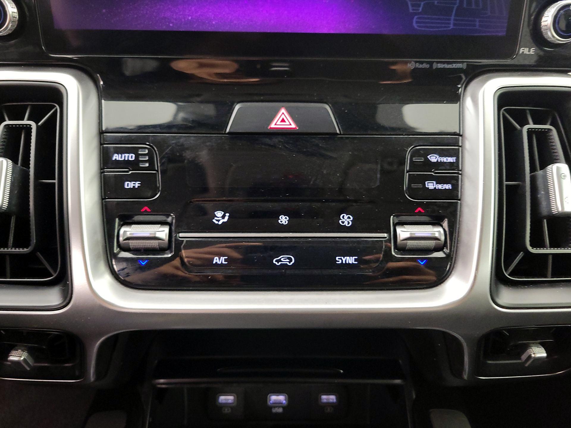 Thumbnail: 2022 Kia Sorento - 17