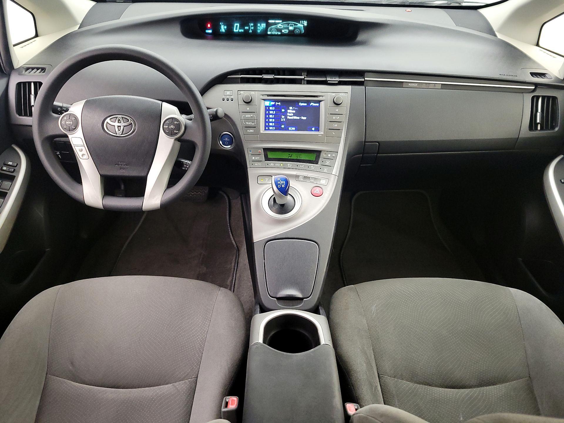 Thumbnail: 2015 Toyota Prius - 9