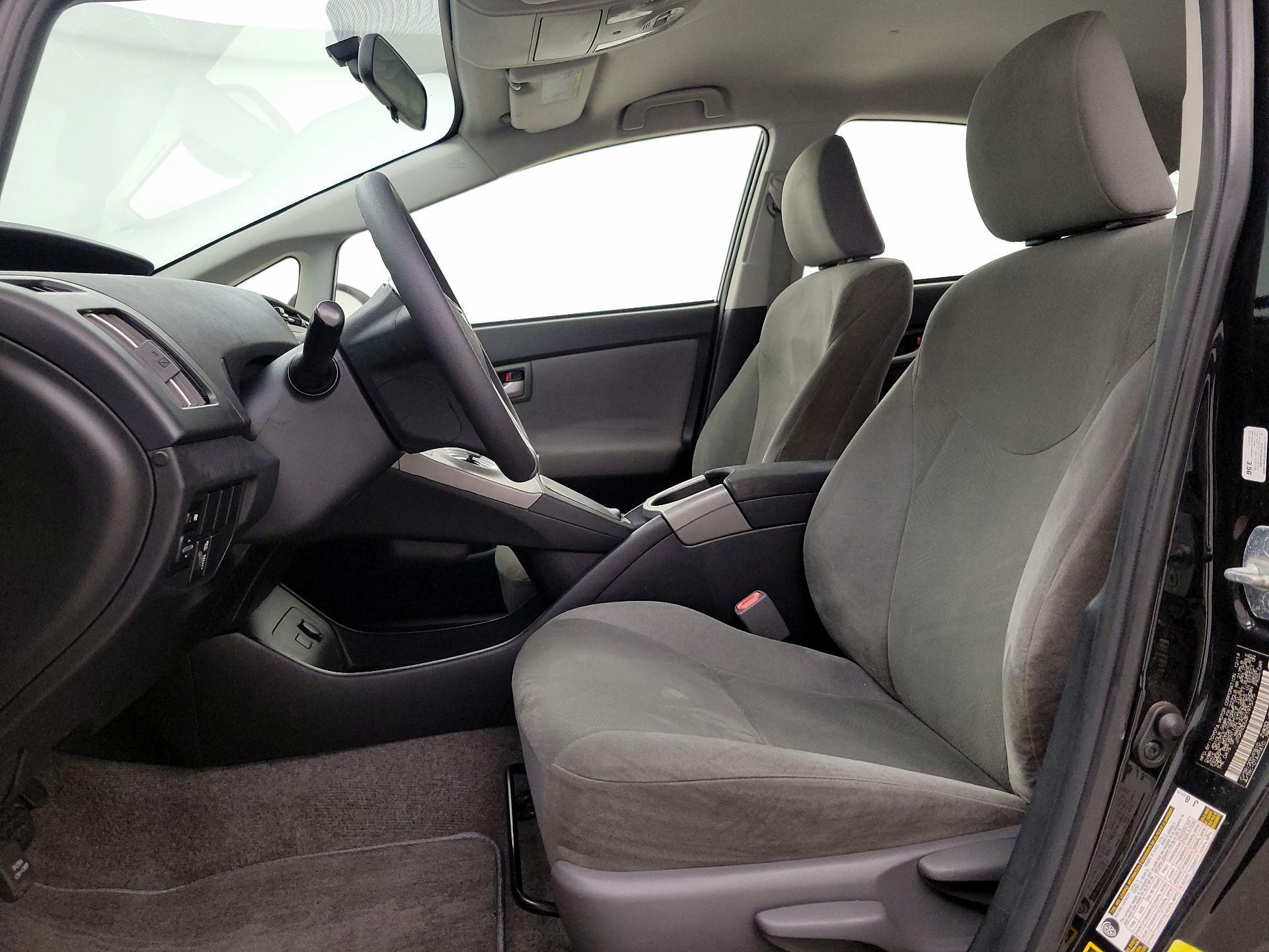 Thumbnail: 2015 Toyota Prius - 11
