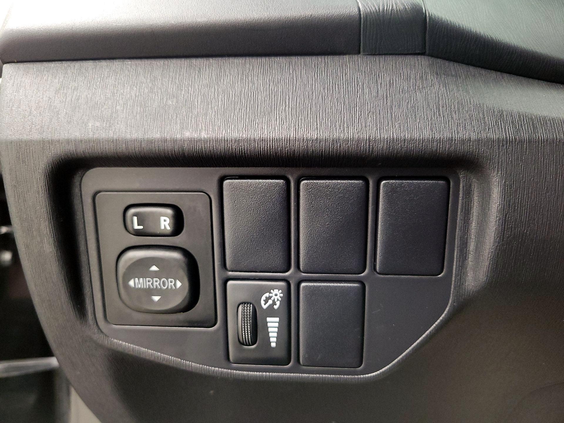Thumbnail: 2015 Toyota Prius - 13