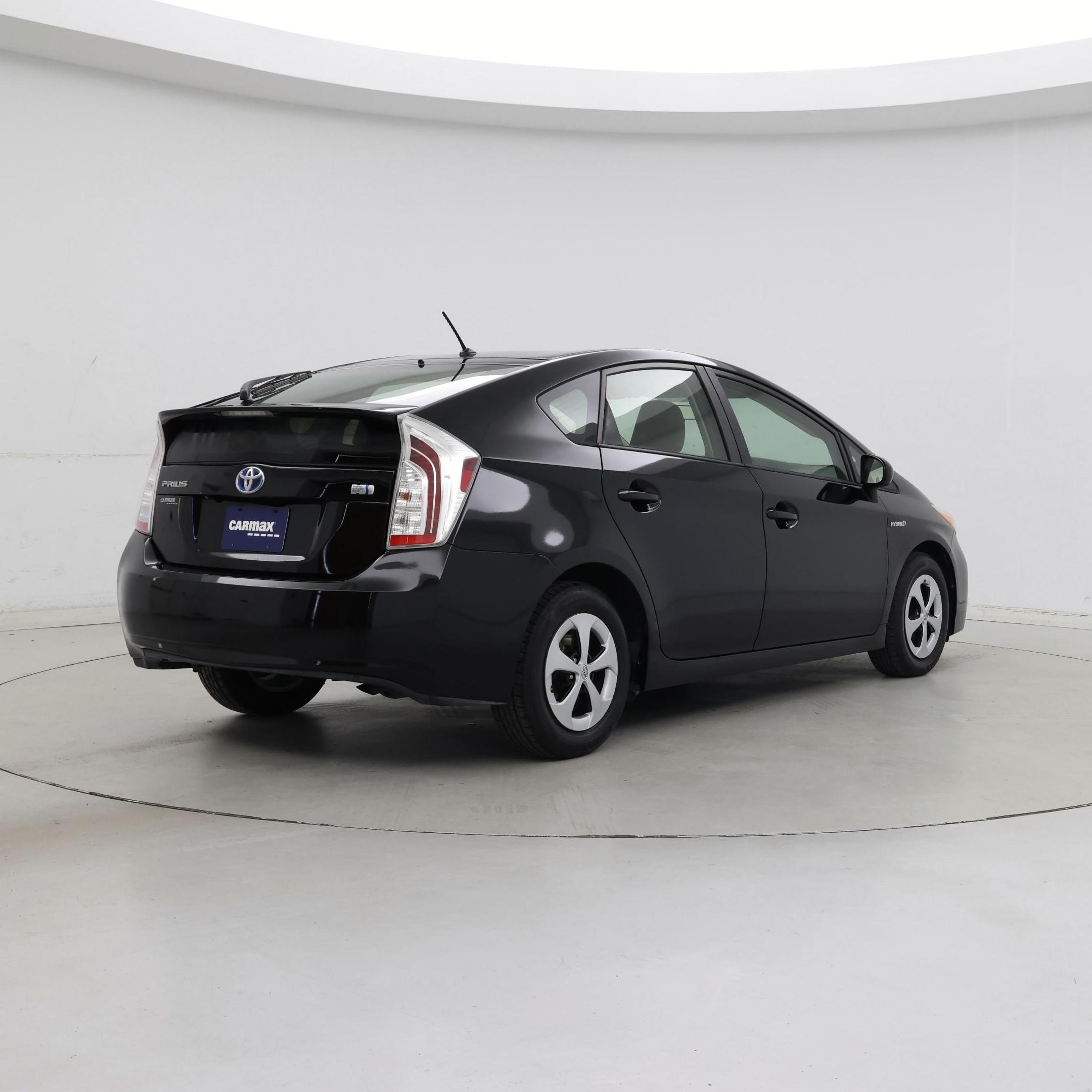 Thumbnail: 2015 Toyota Prius - 8