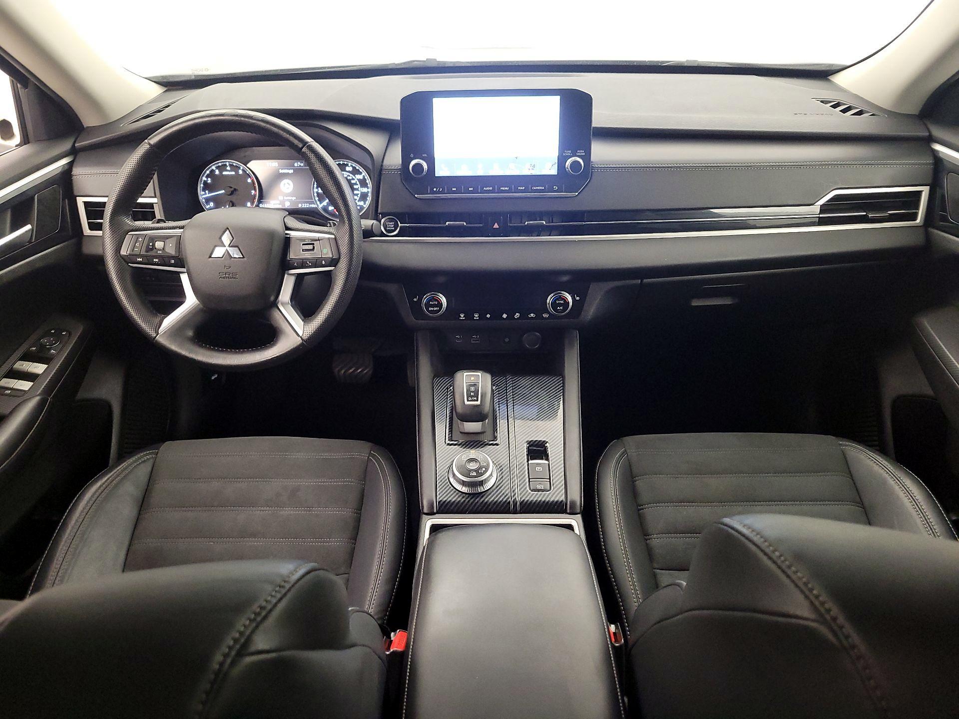 Thumbnail: 2022 Mitsubishi Outlander - 9