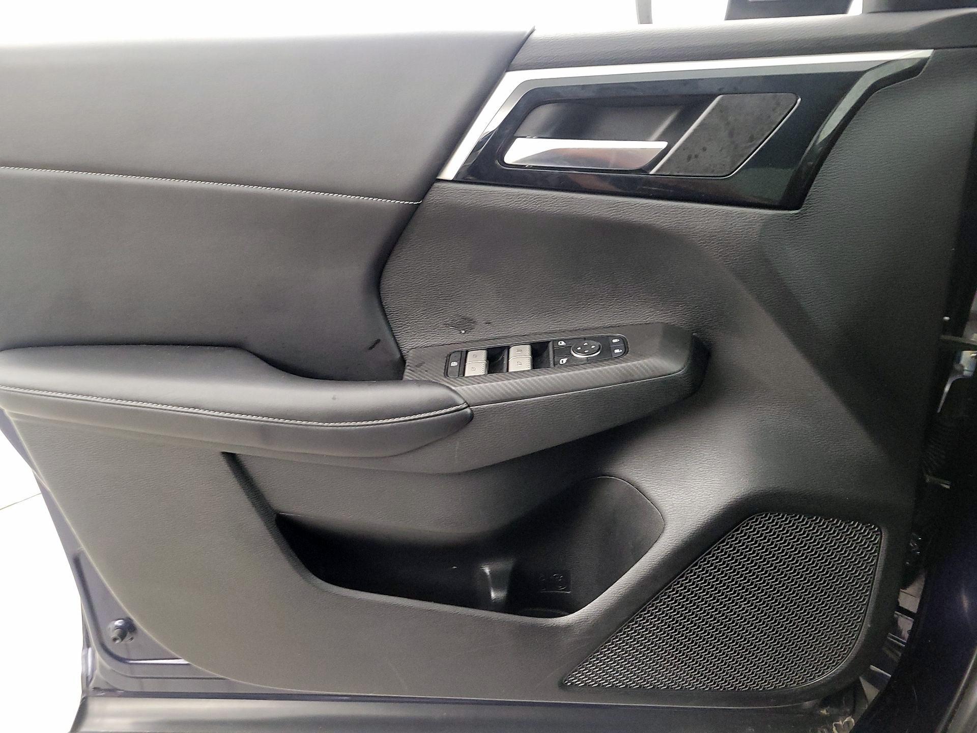 Thumbnail: 2022 Mitsubishi Outlander - 12