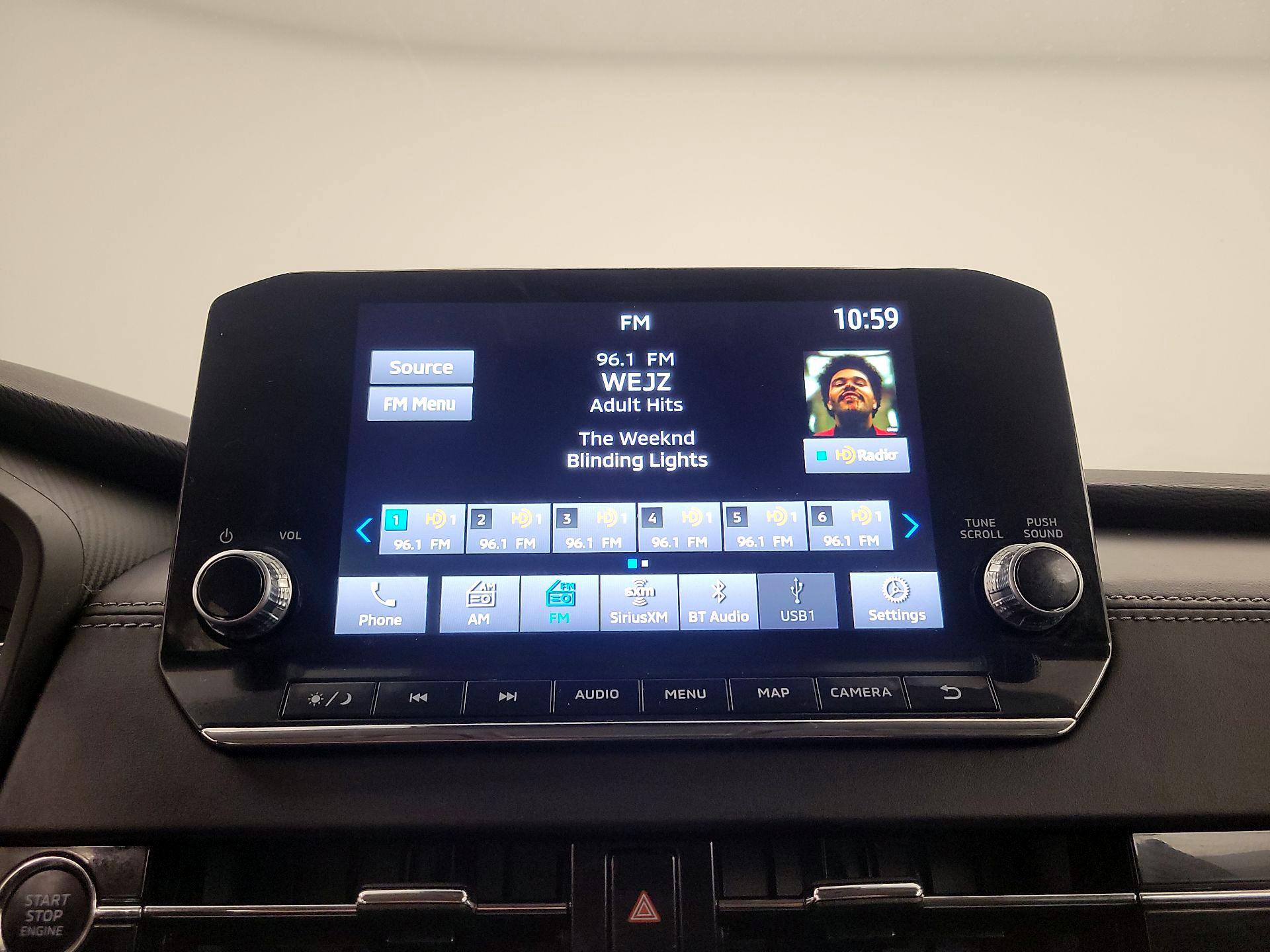 Thumbnail: 2022 Mitsubishi Outlander - 16