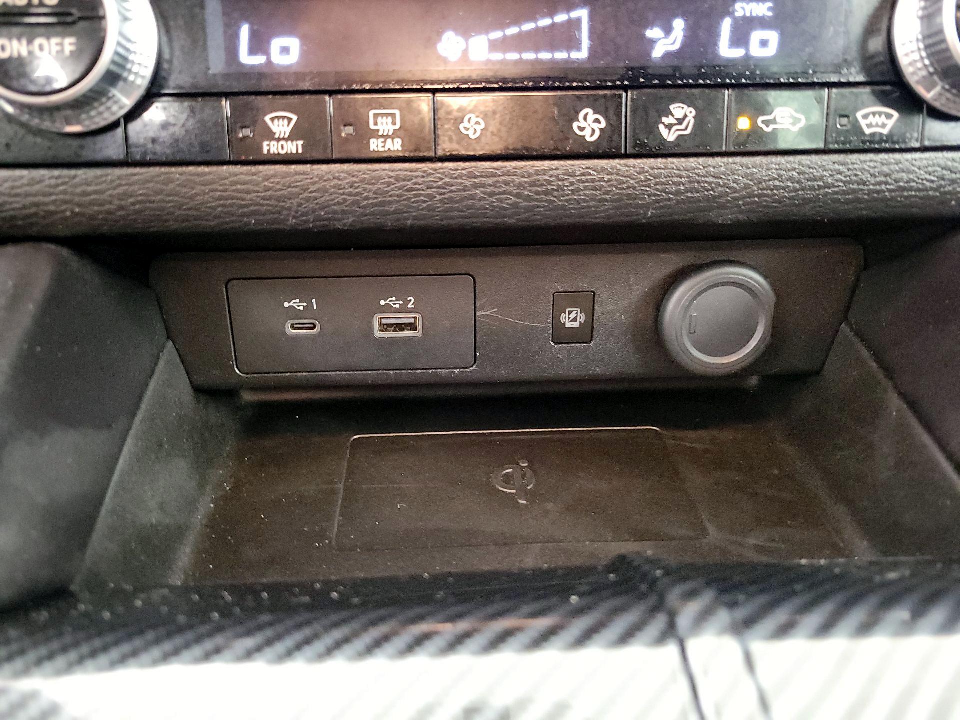 Thumbnail: 2022 Mitsubishi Outlander - 19