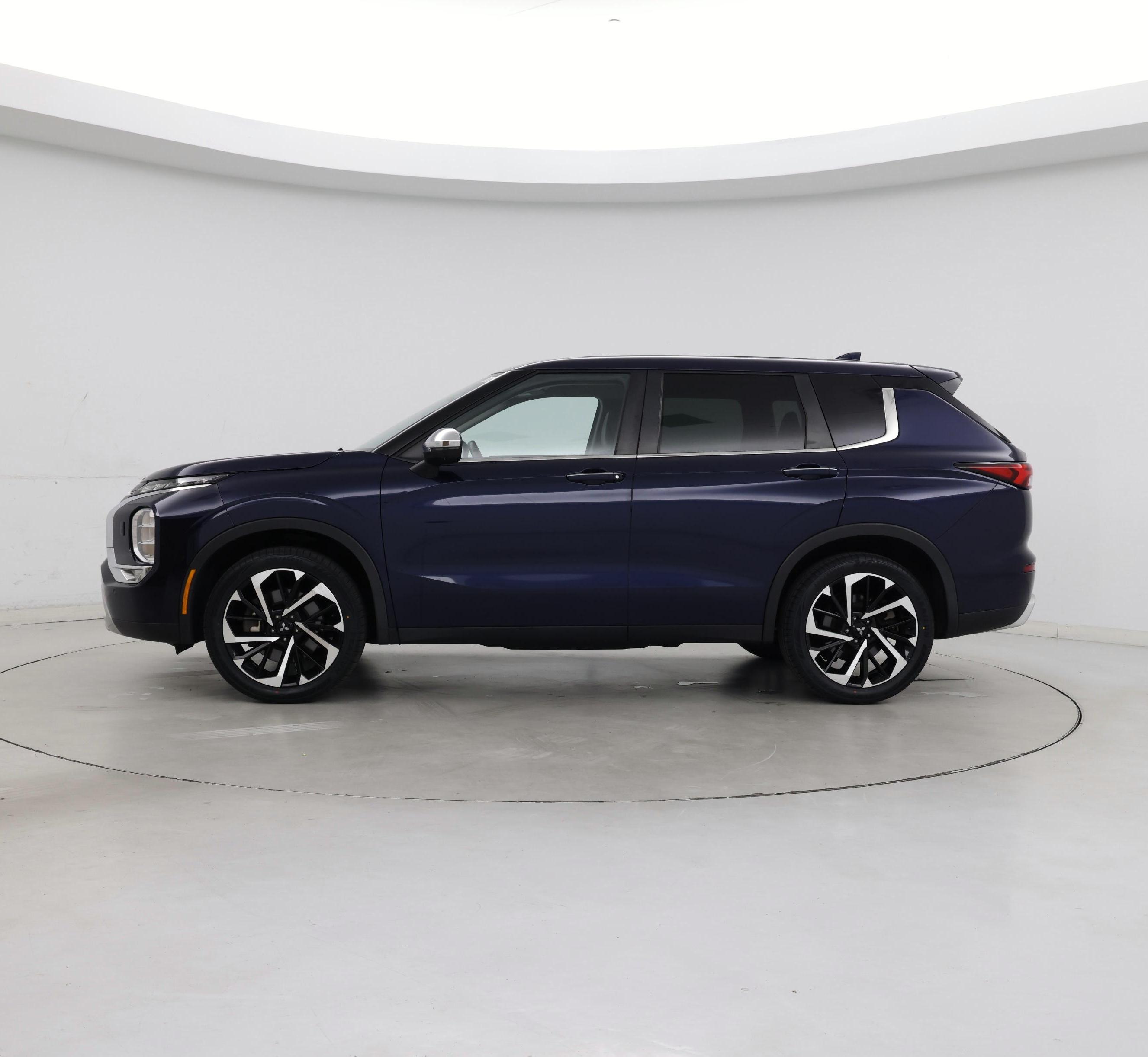 Thumbnail: 2022 Mitsubishi Outlander - 3