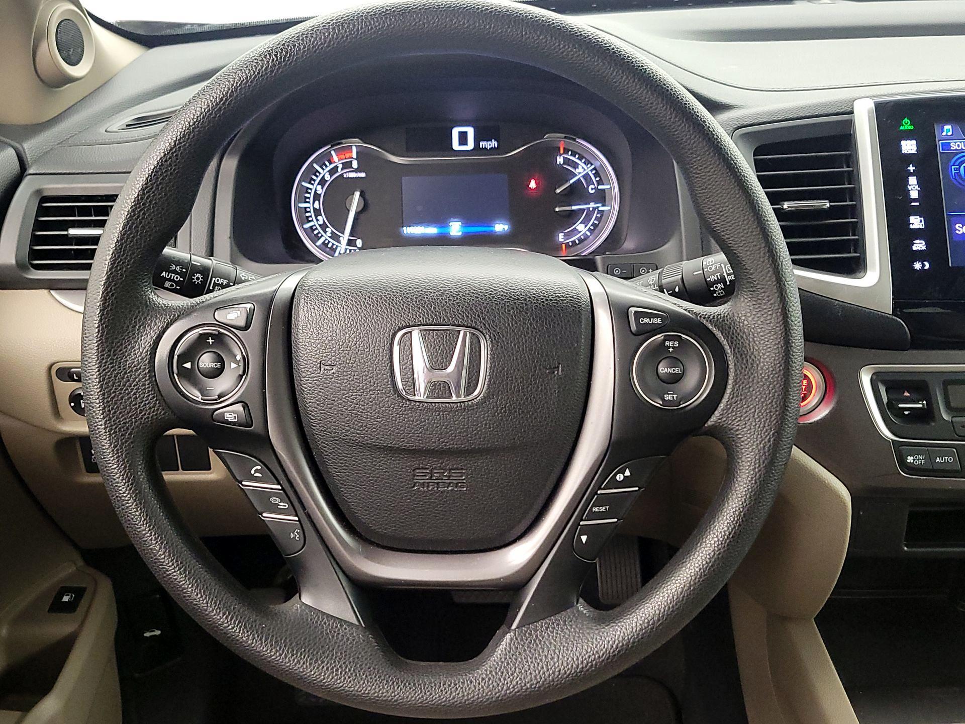 Thumbnail: 2016 Honda Pilot - 10