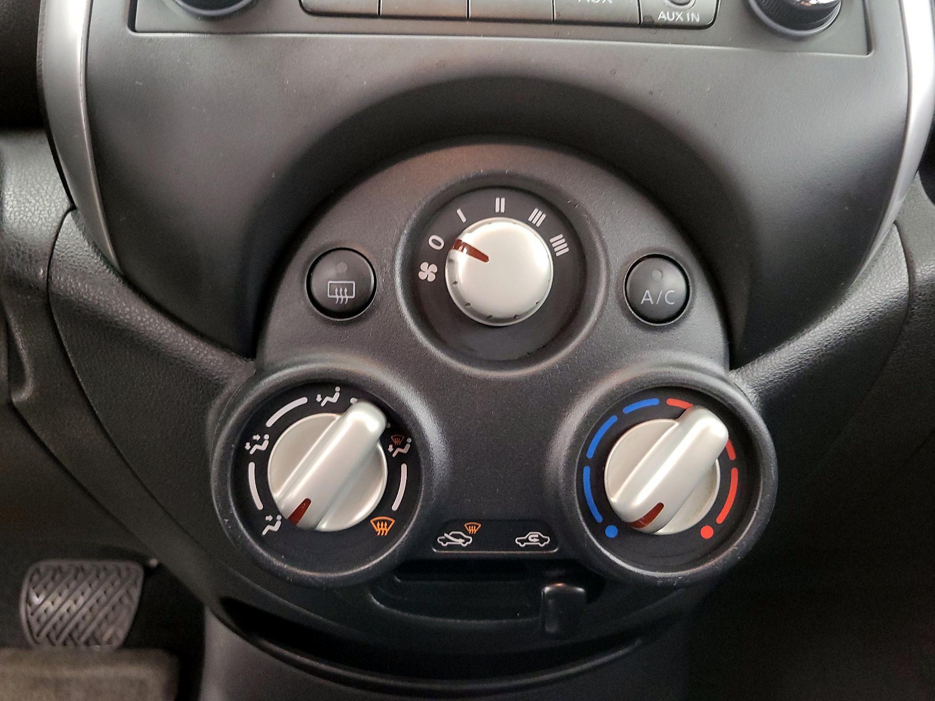 Thumbnail: 2014 Nissan Versa Note - 15