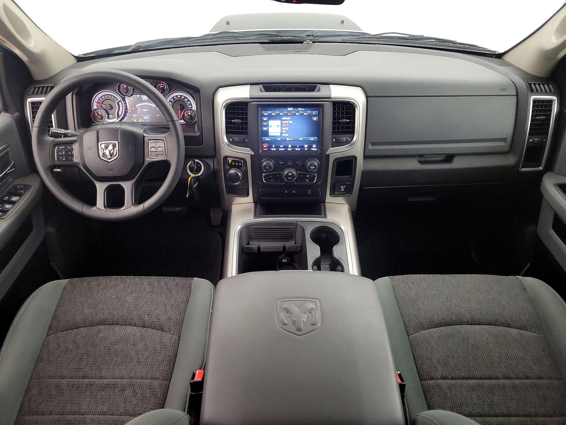 Thumbnail: 2019 RAM 1500 Classic - 9