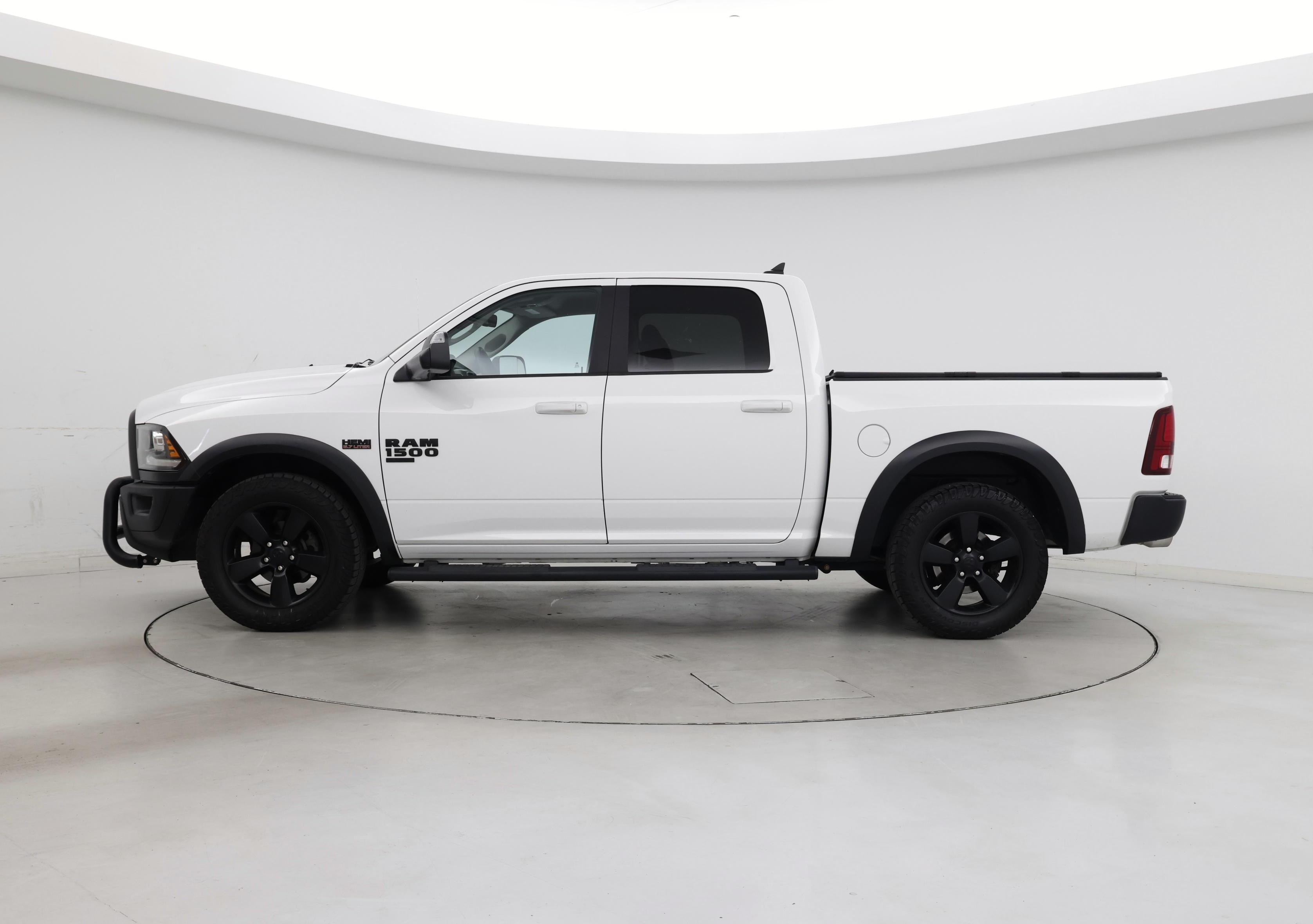 Thumbnail: 2019 RAM 1500 Classic - 3
