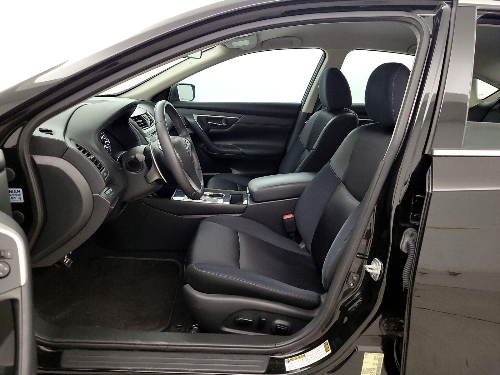 2018 Nissan Altima SR - Photo 12