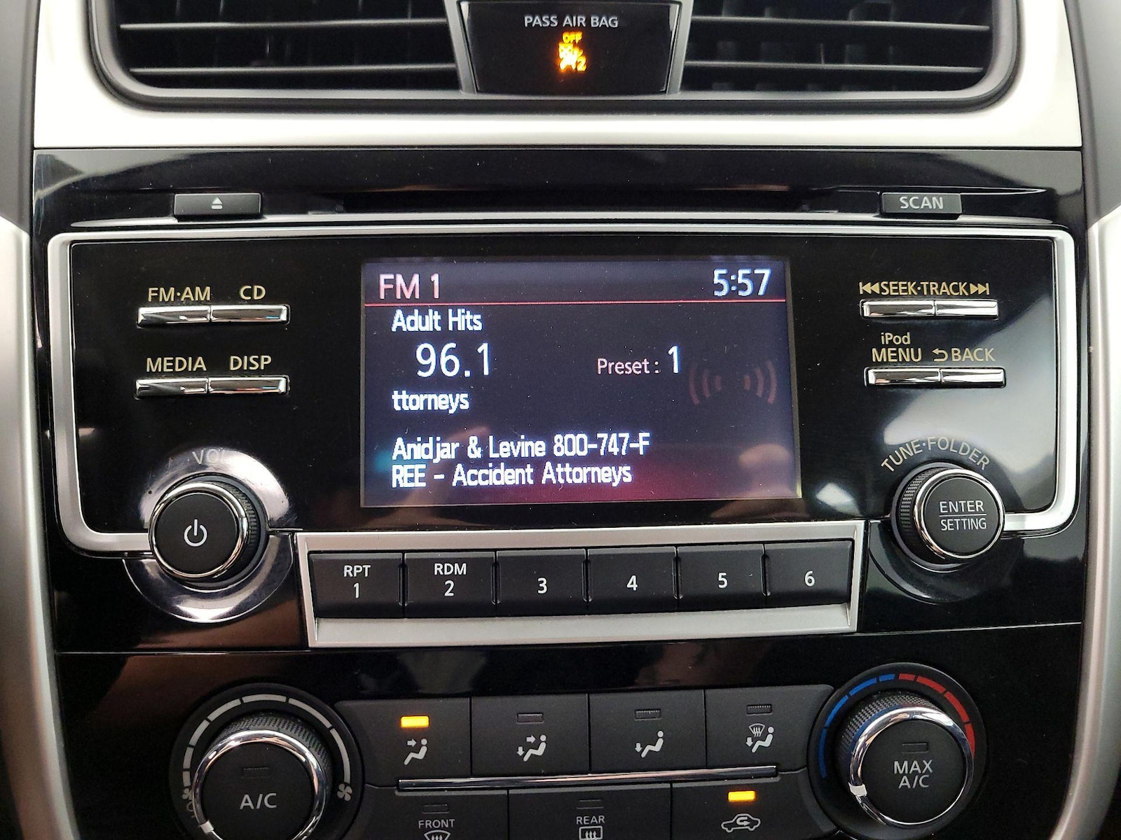 2018 Nissan Altima SR - Photo 16