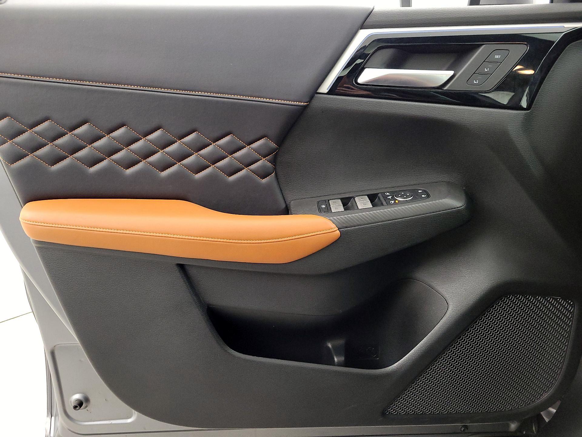 Thumbnail: 2022 Mitsubishi Outlander - 12