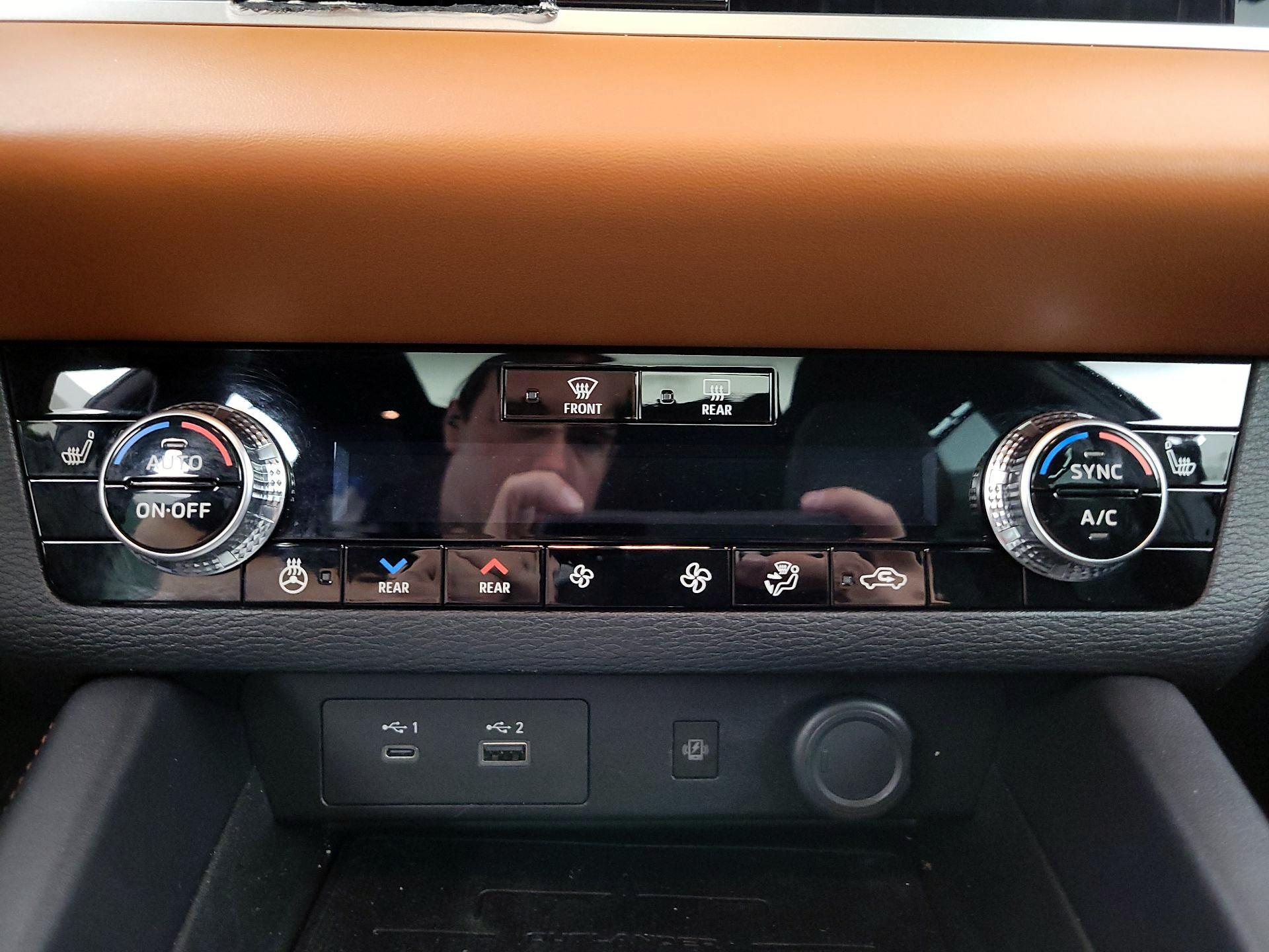 Thumbnail: 2022 Mitsubishi Outlander - 17