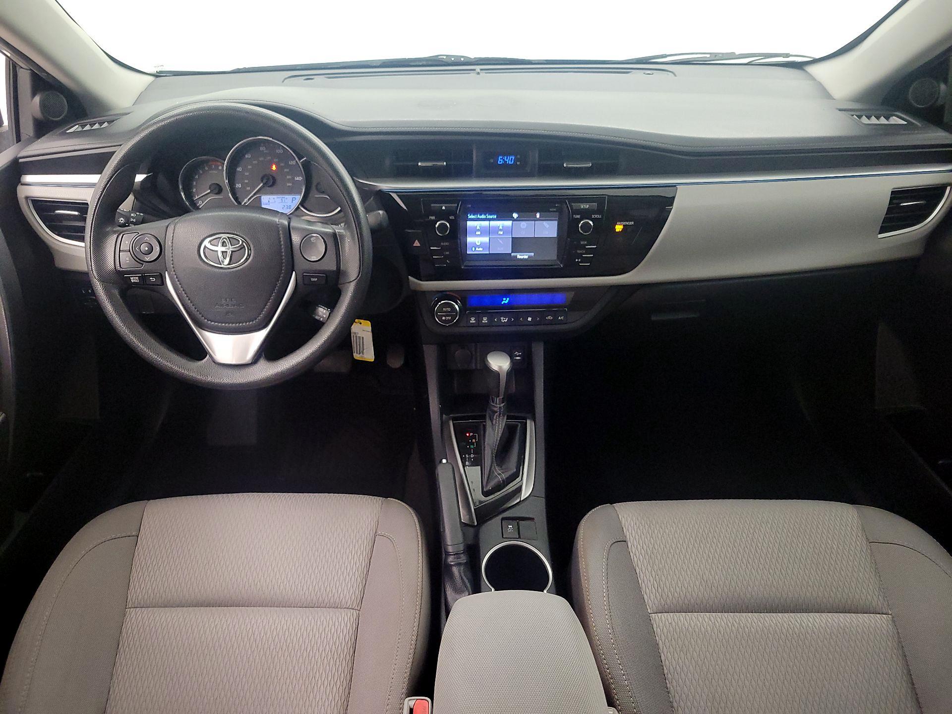 Thumbnail: 2015 Toyota Corolla - 9