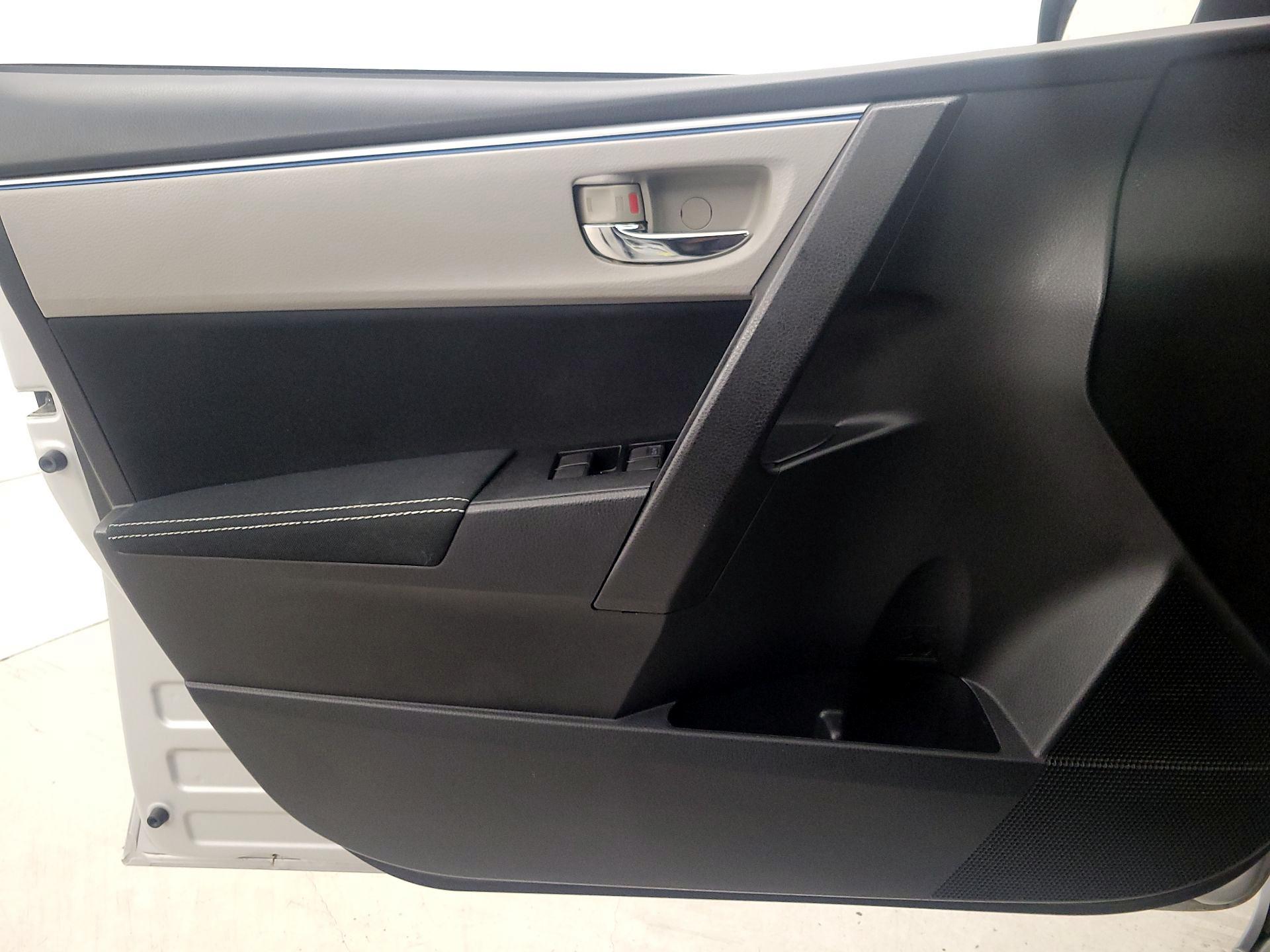 Thumbnail: 2015 Toyota Corolla - 12