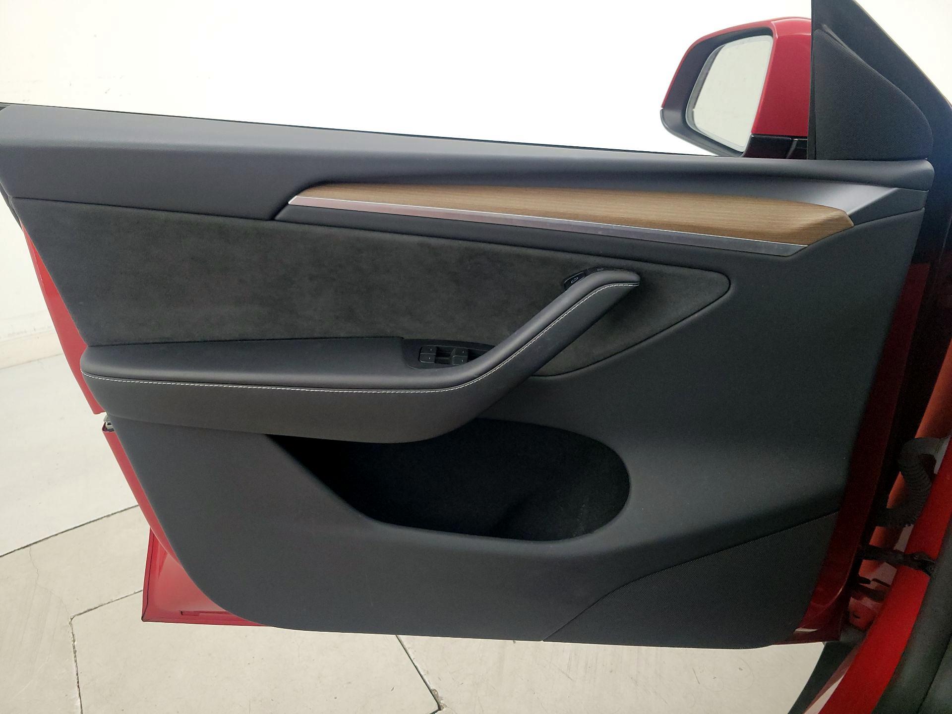 Thumbnail: 2023 Tesla Model Y - 12