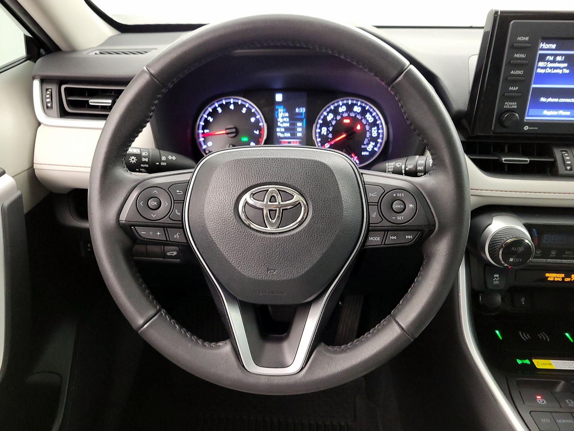 Thumbnail: 2022 Toyota RAV4 - 10