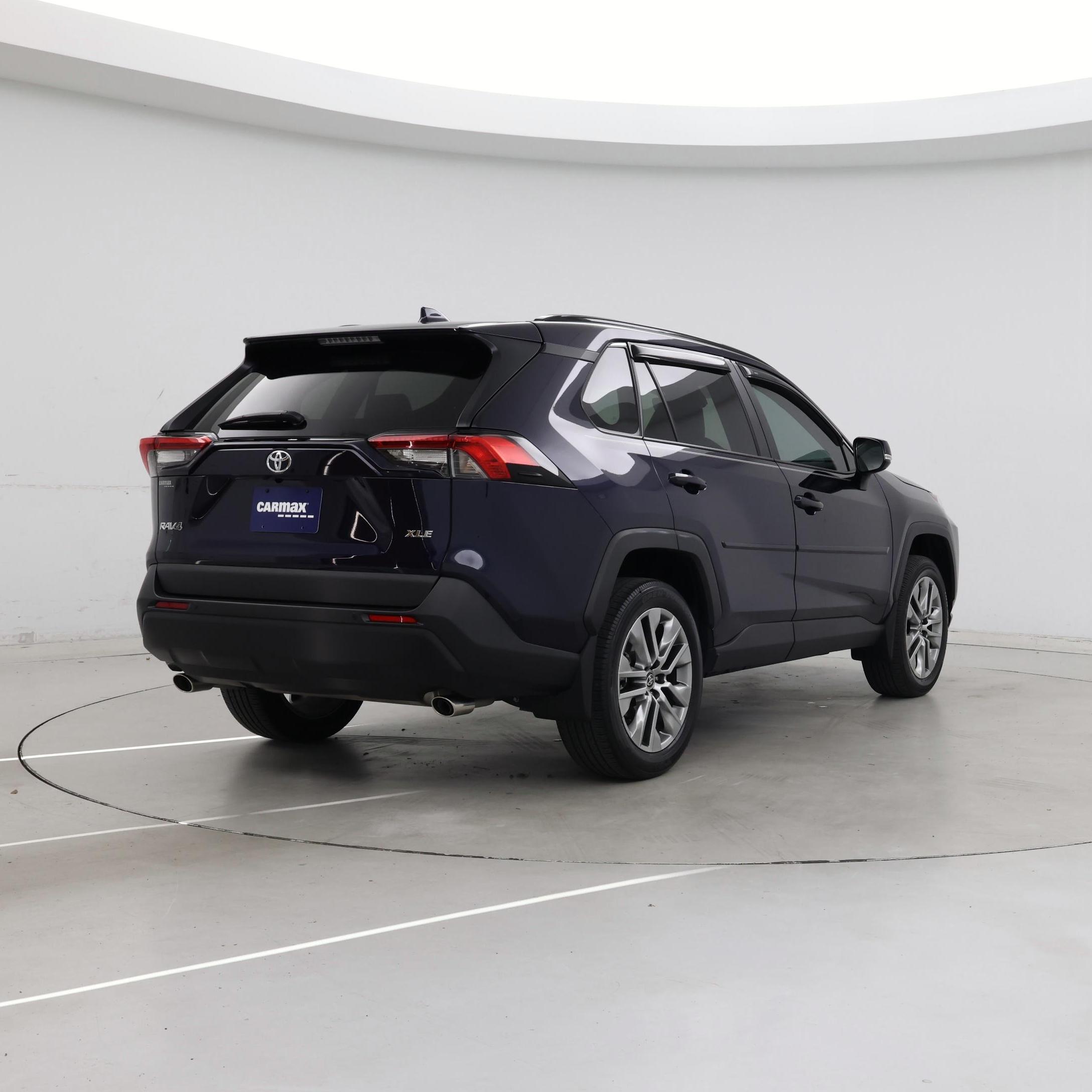 Thumbnail: 2022 Toyota RAV4 - 8
