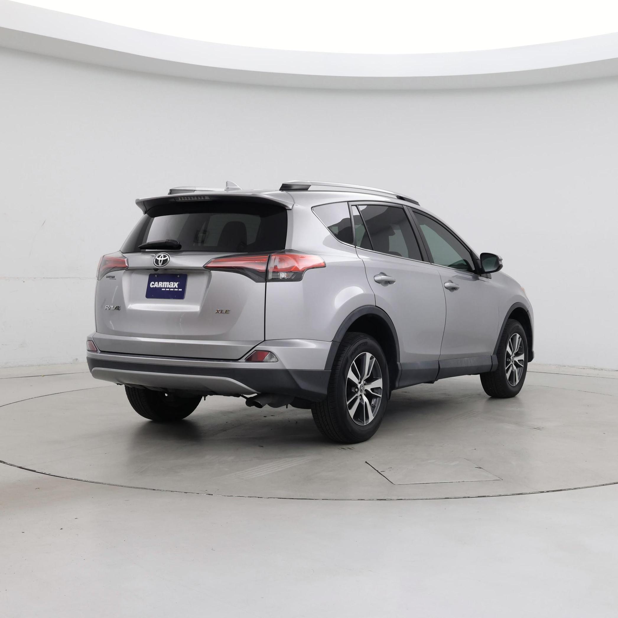 Thumbnail: 2017 Toyota RAV4 - 8