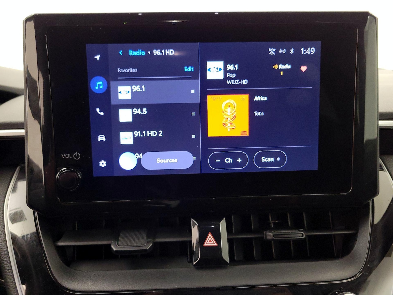 2023 Toyota Corolla SE - Photo 16