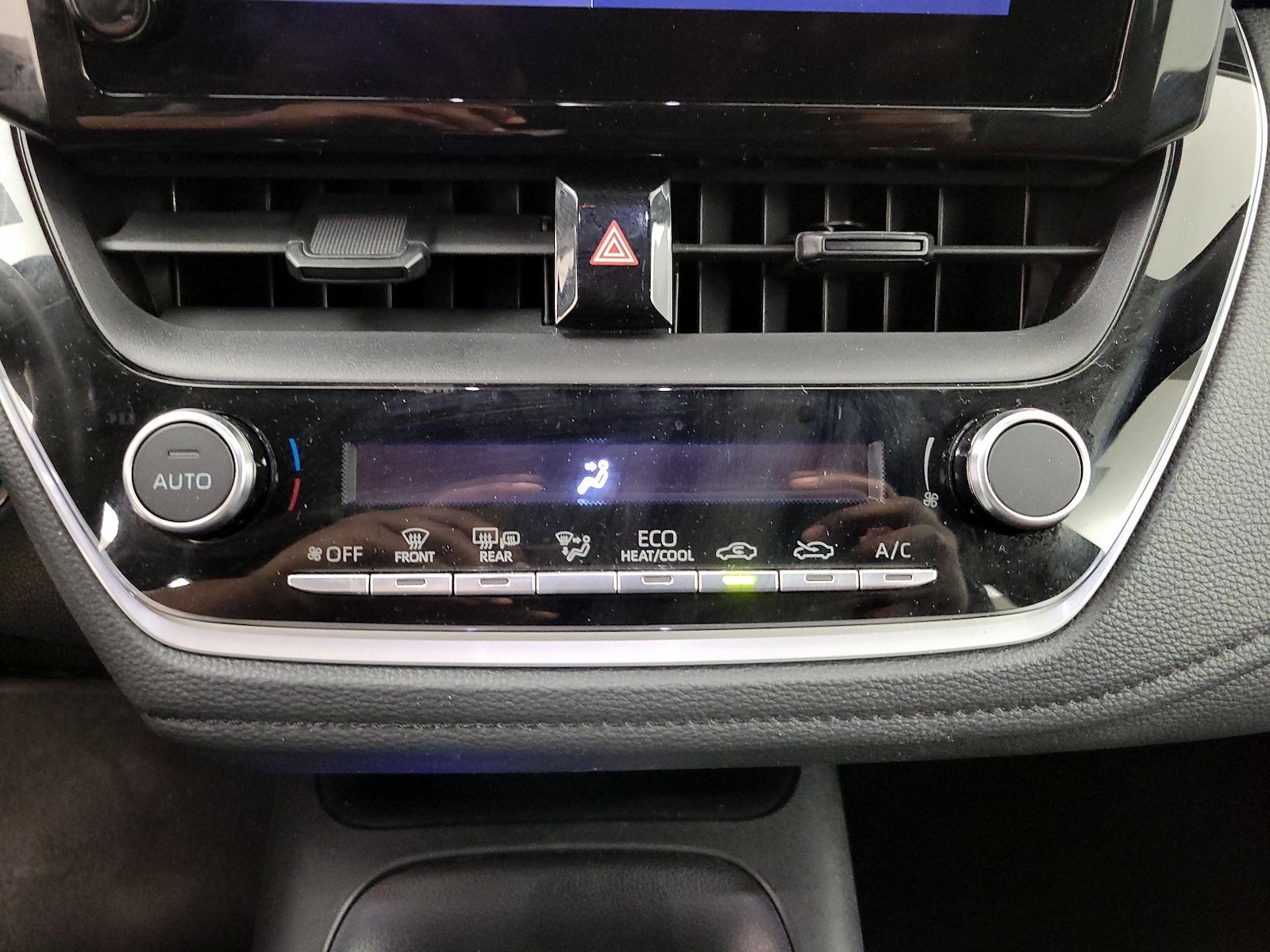 2023 Toyota Corolla SE - Photo 17