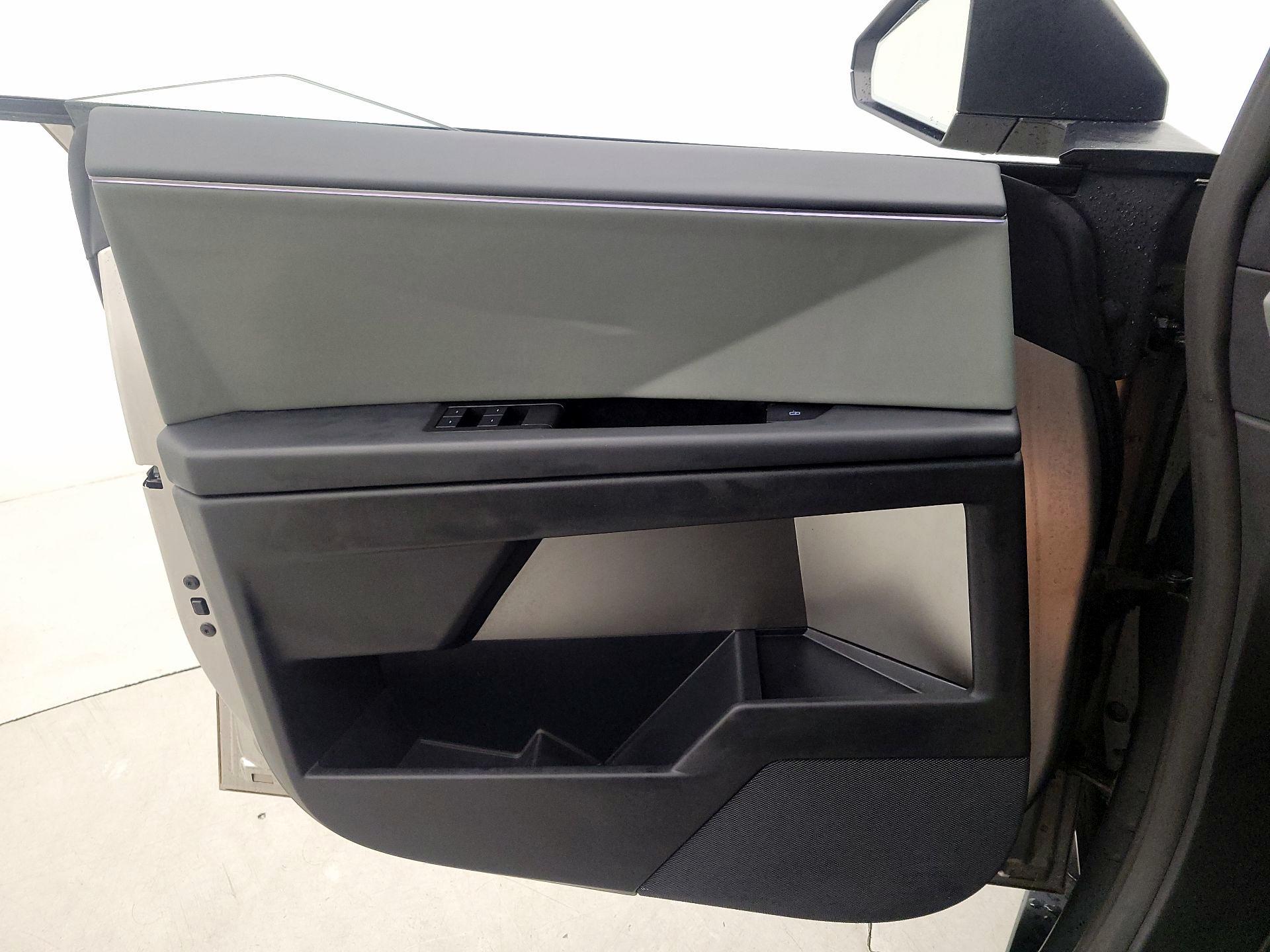 Thumbnail: 2024 Tesla Cybertruck - 12