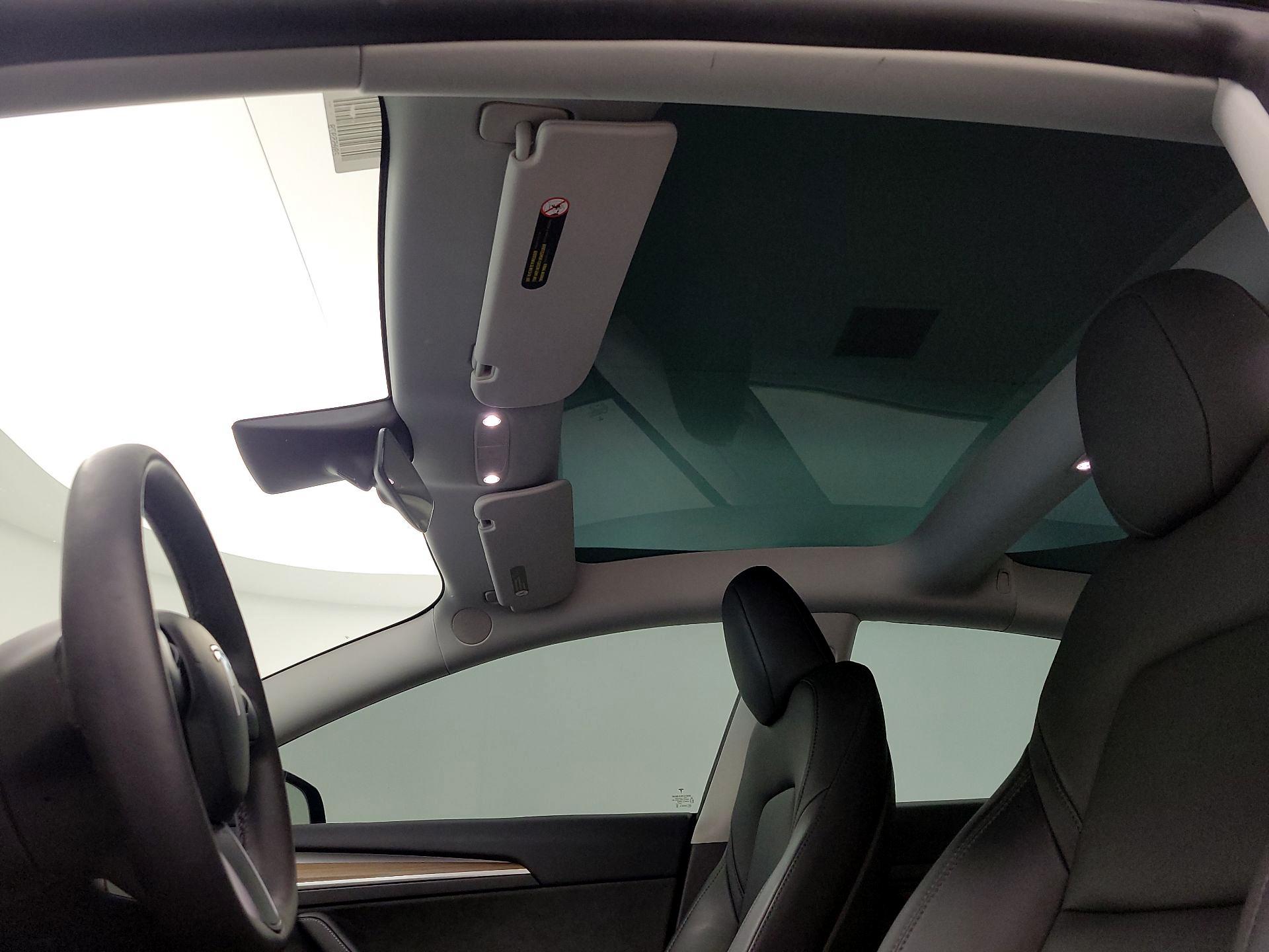 Thumbnail: 2023 Tesla Model 3 - 19