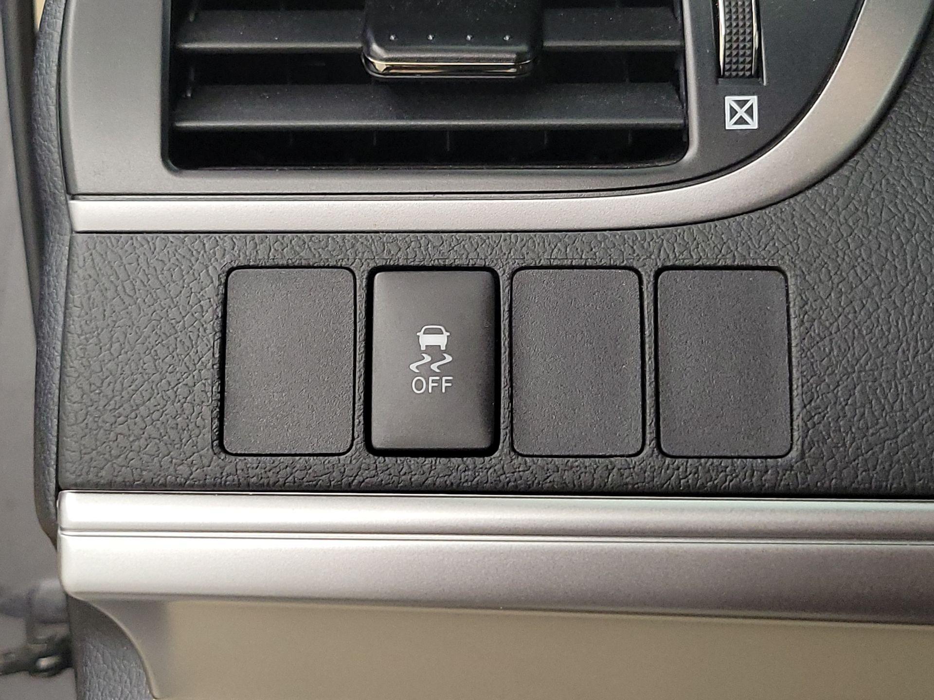 Thumbnail: 2014 Toyota Camry - 13