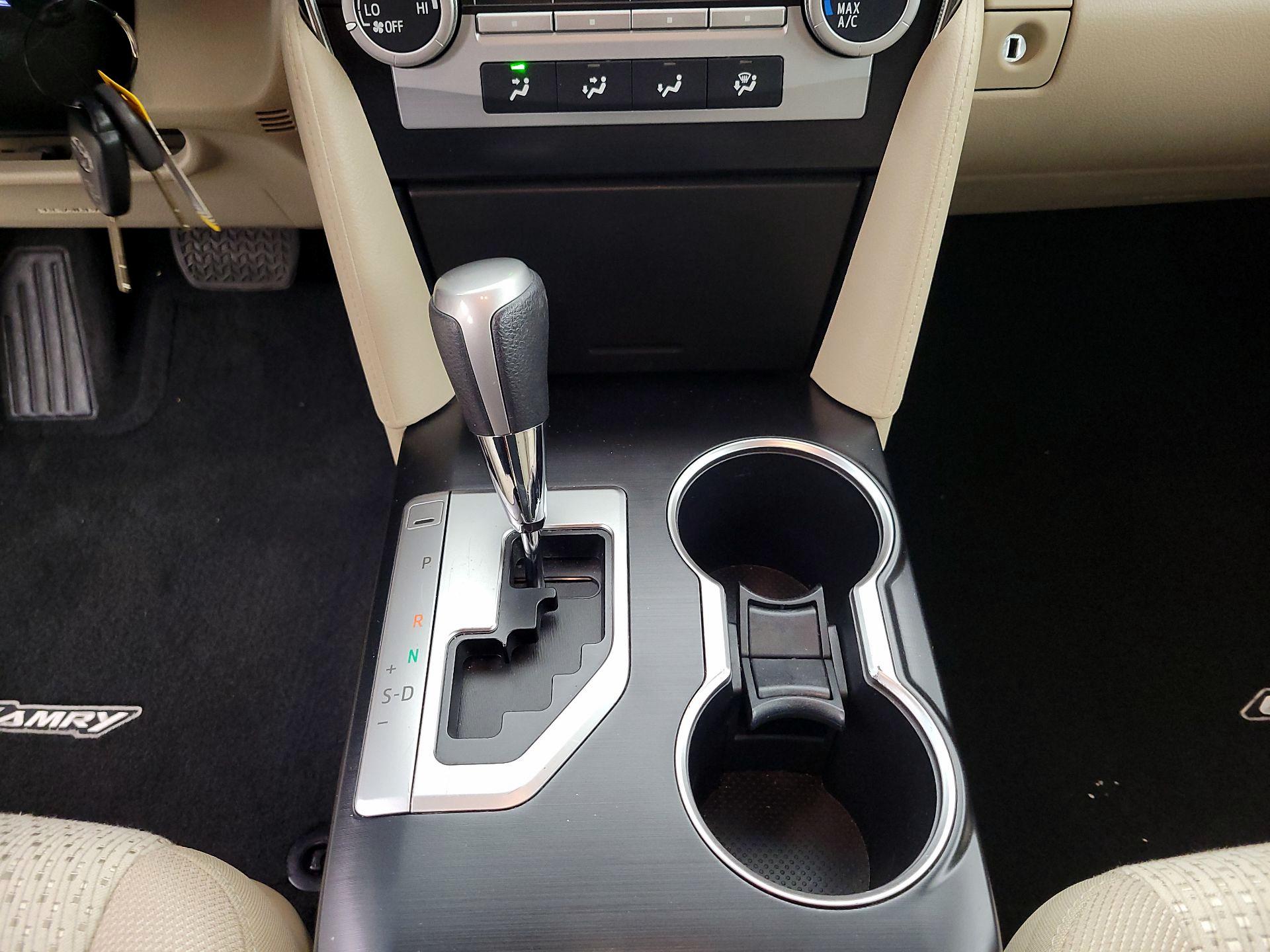 Thumbnail: 2014 Toyota Camry - 17
