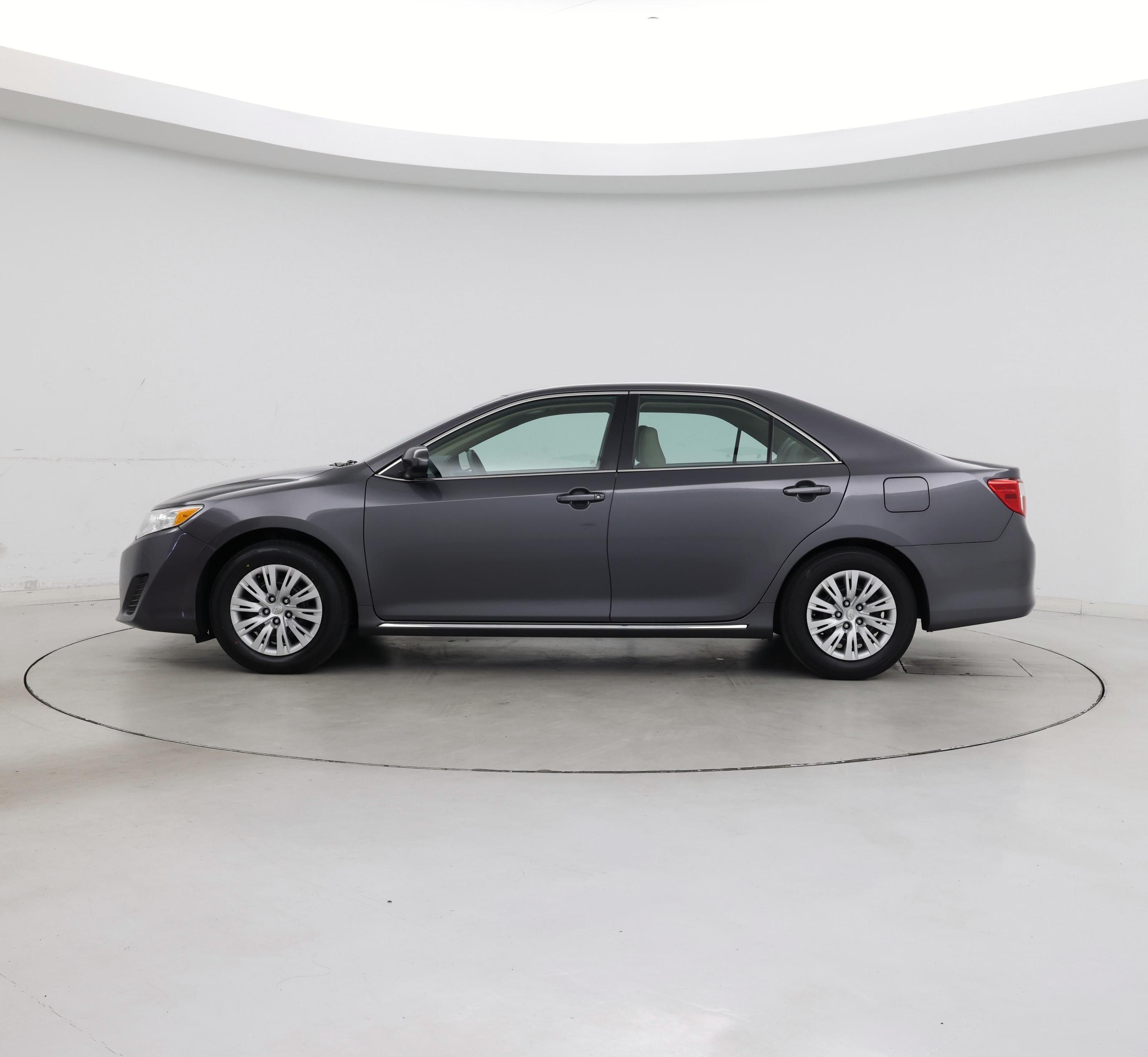 Thumbnail: 2014 Toyota Camry - 3